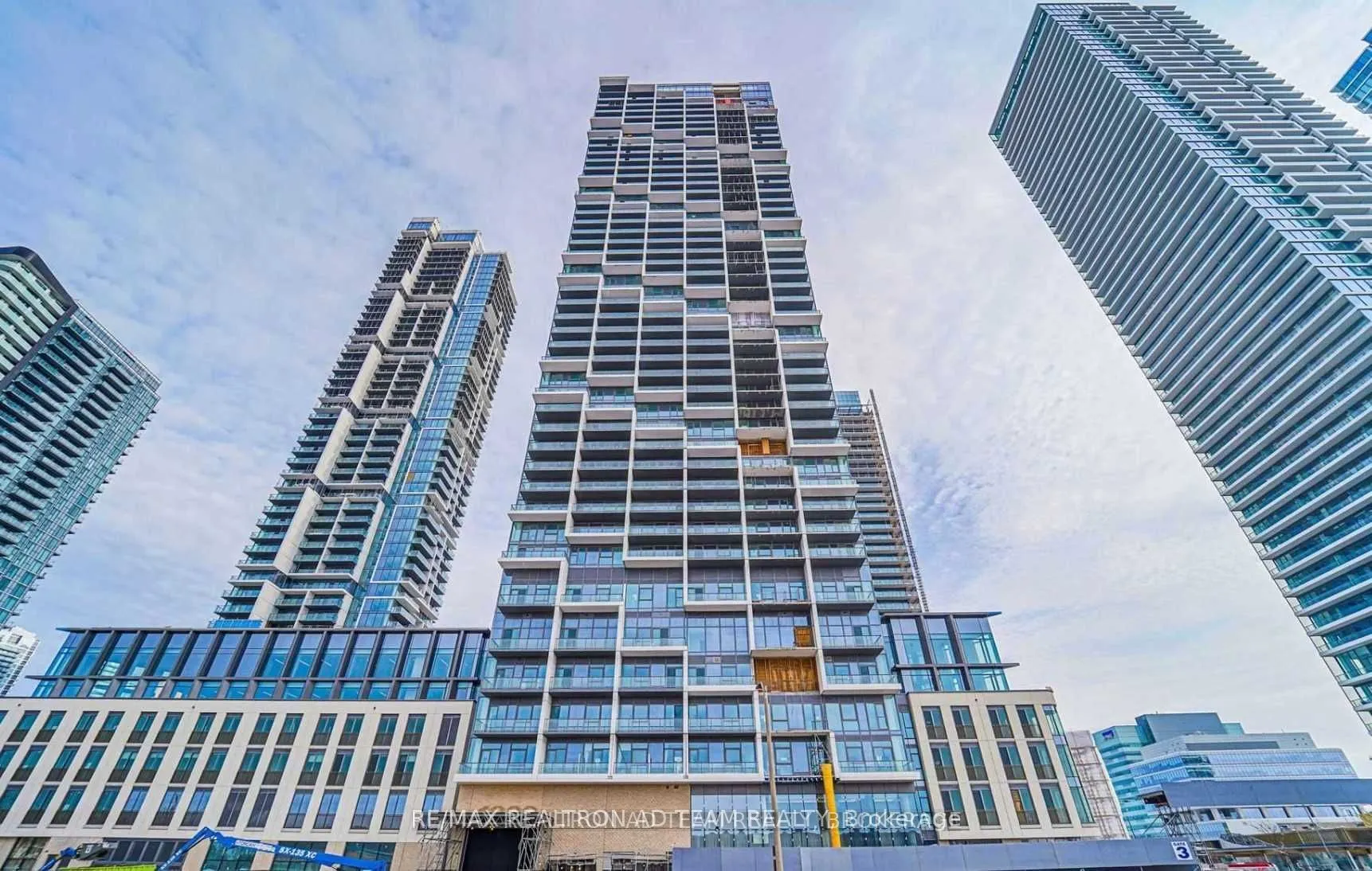 1000 Portage Parkway, #1901