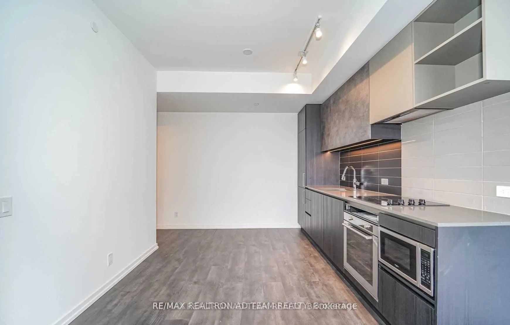 1000 Portage Parkway, #1901