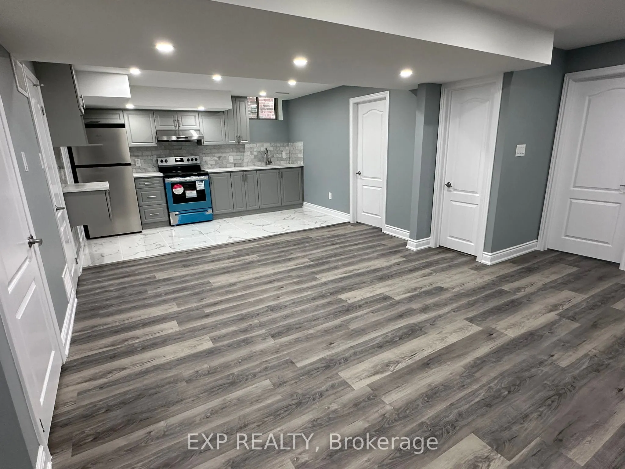 31 Lorne Thomas Place