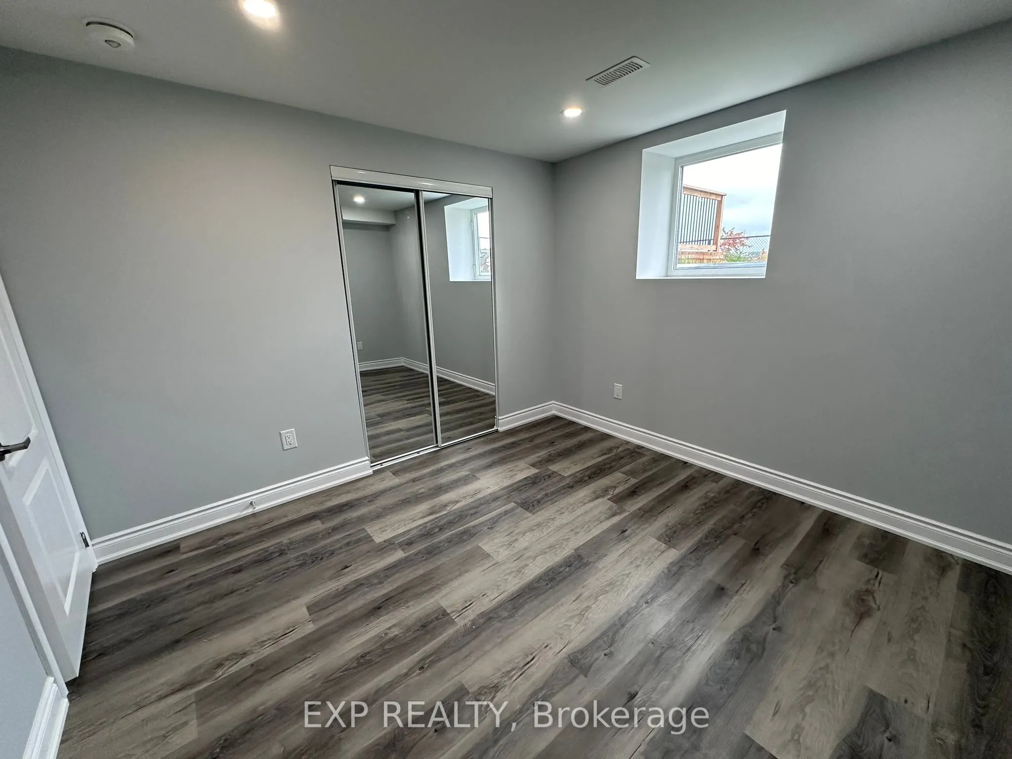 31 Lorne Thomas Place