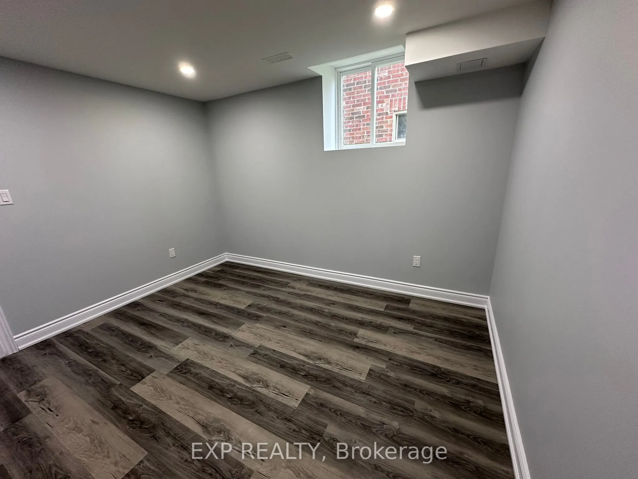 31 Lorne Thomas Place