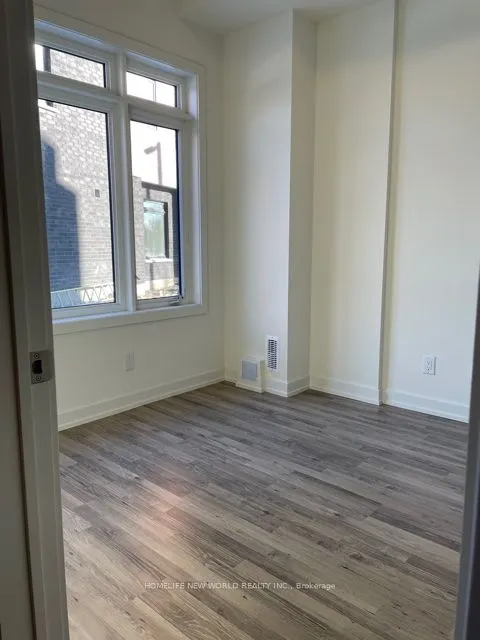 370 Red Maple Road, #7