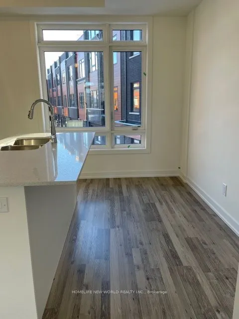 370 Red Maple Road, #7