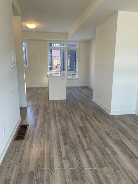 370 Red Maple Road, #7