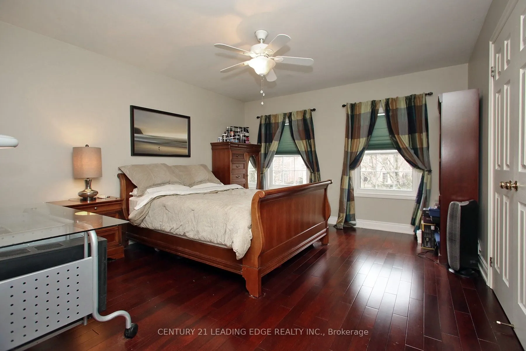 6 WRENWOOD Court