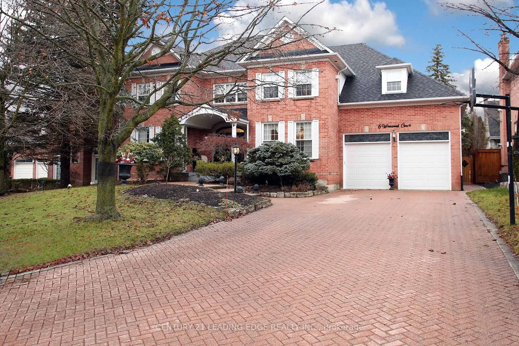 6 WRENWOOD Court