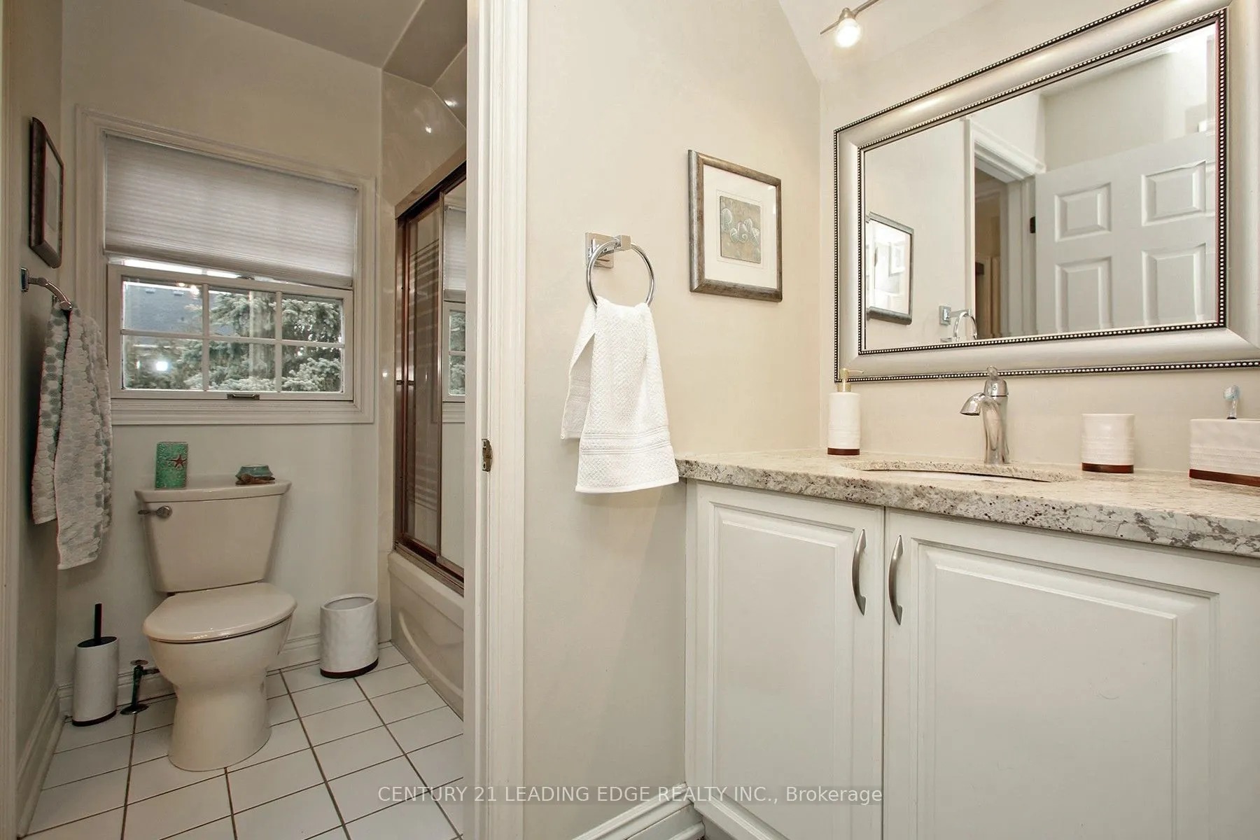 6 WRENWOOD Court