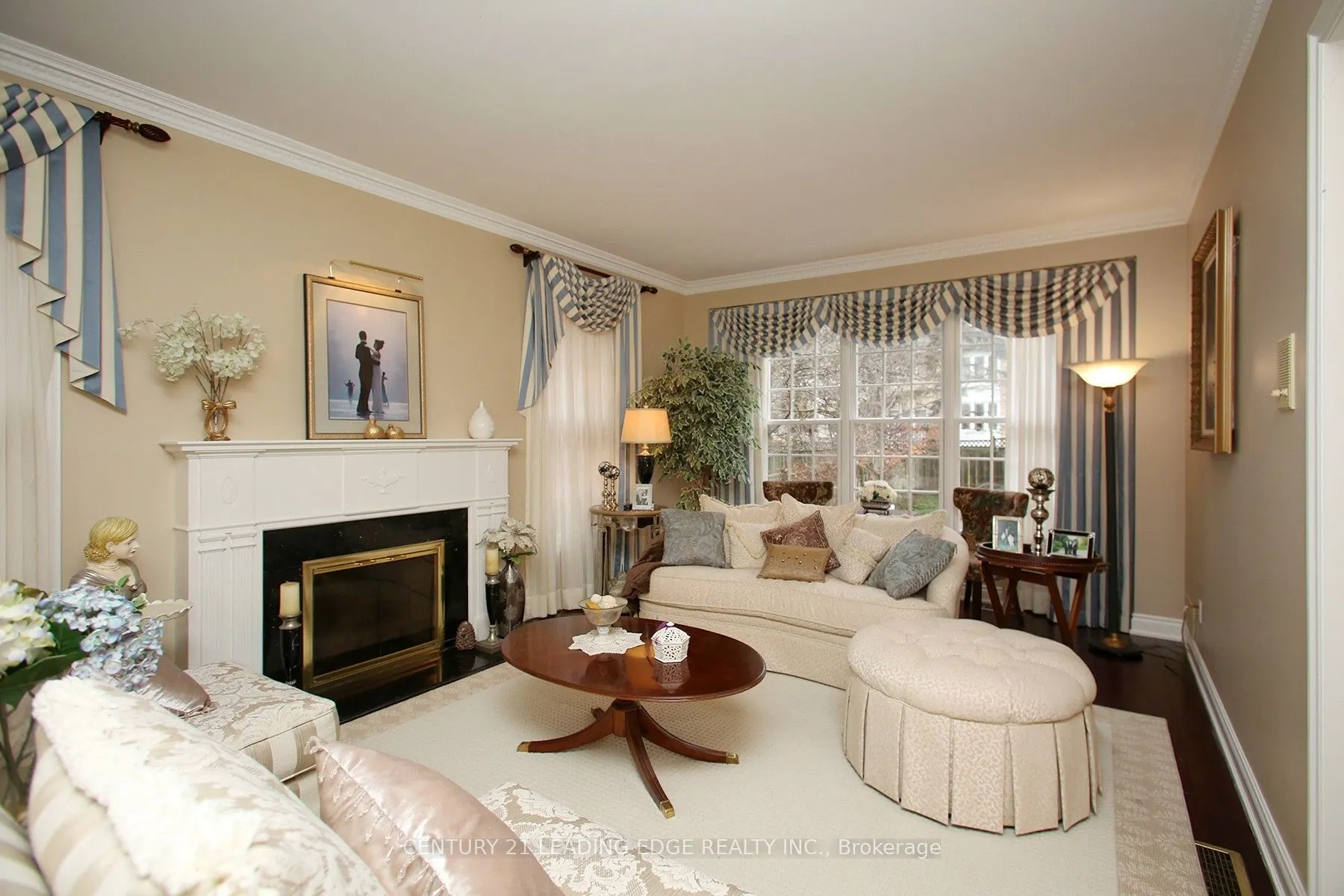 6 WRENWOOD Court