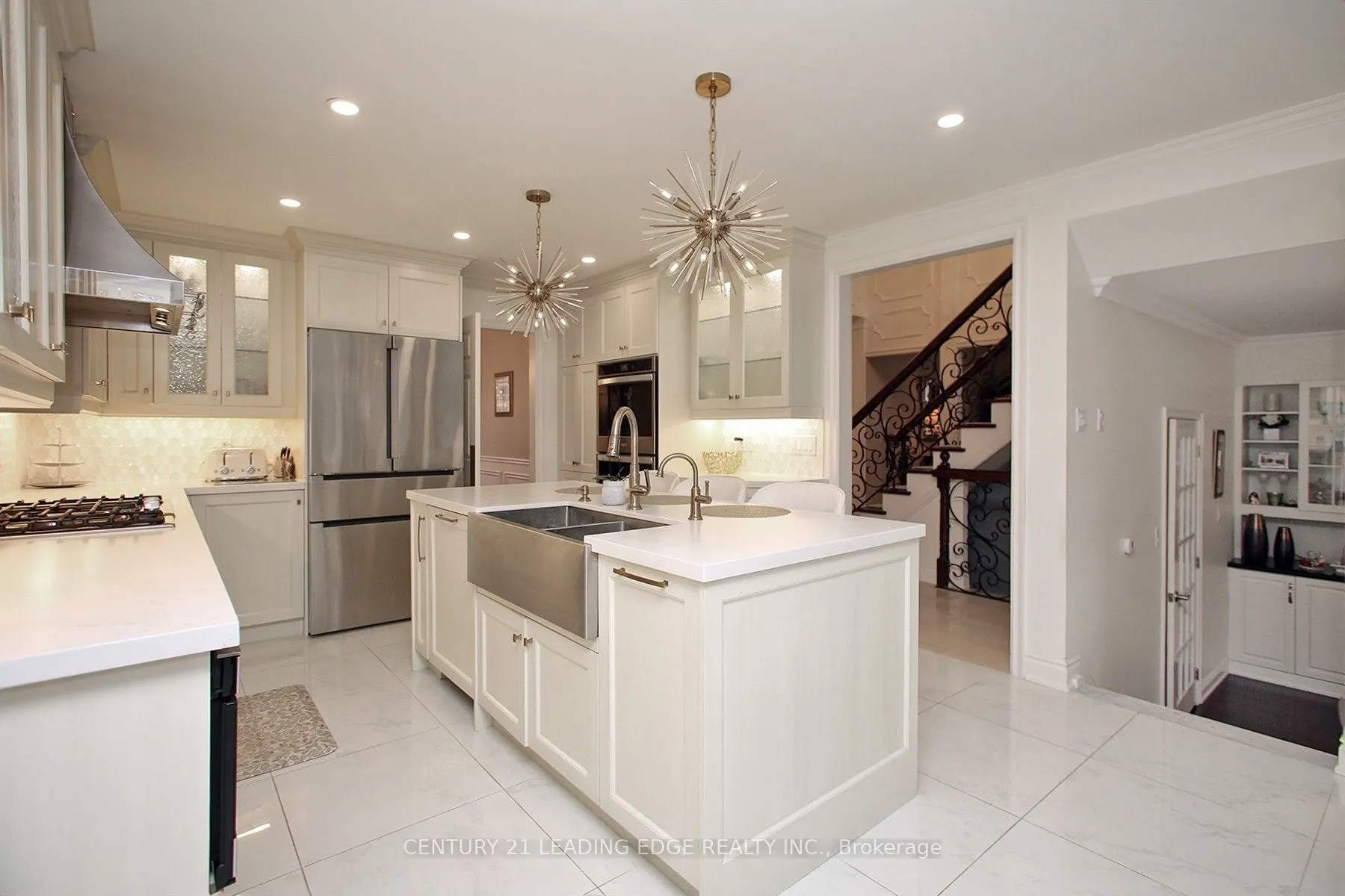 6 WRENWOOD Court