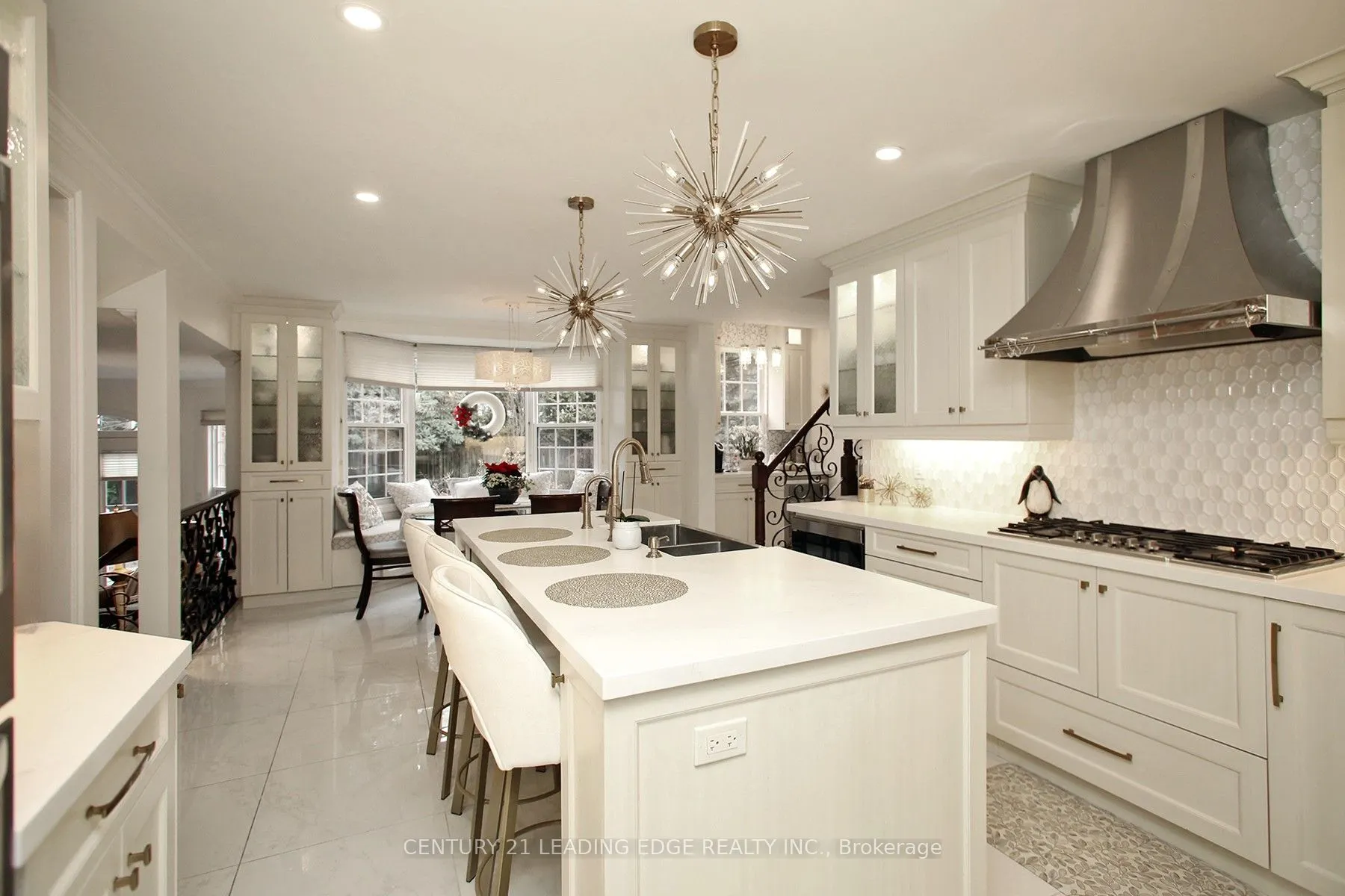 6 WRENWOOD Court