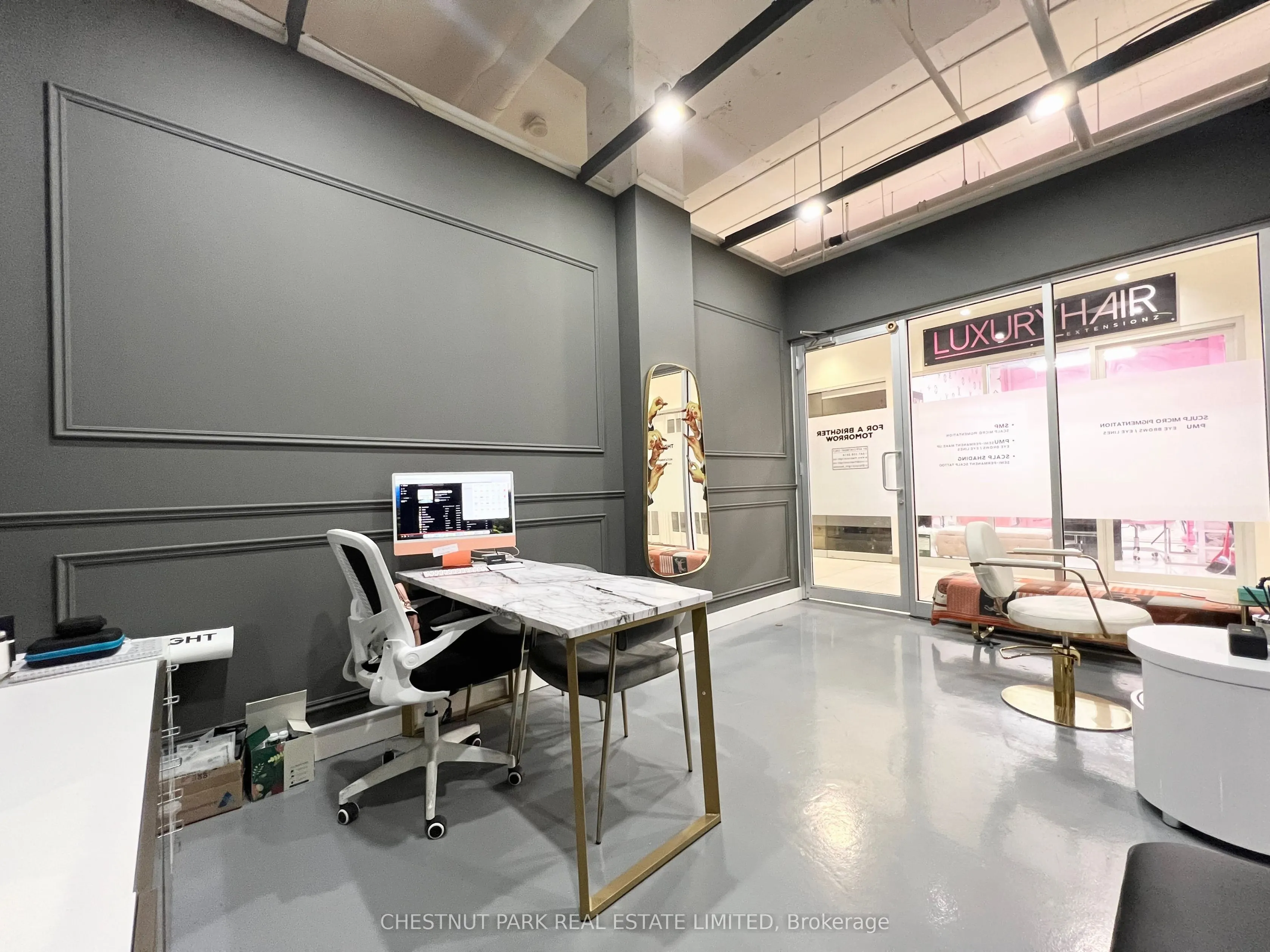 7181 Yonge Street, #207