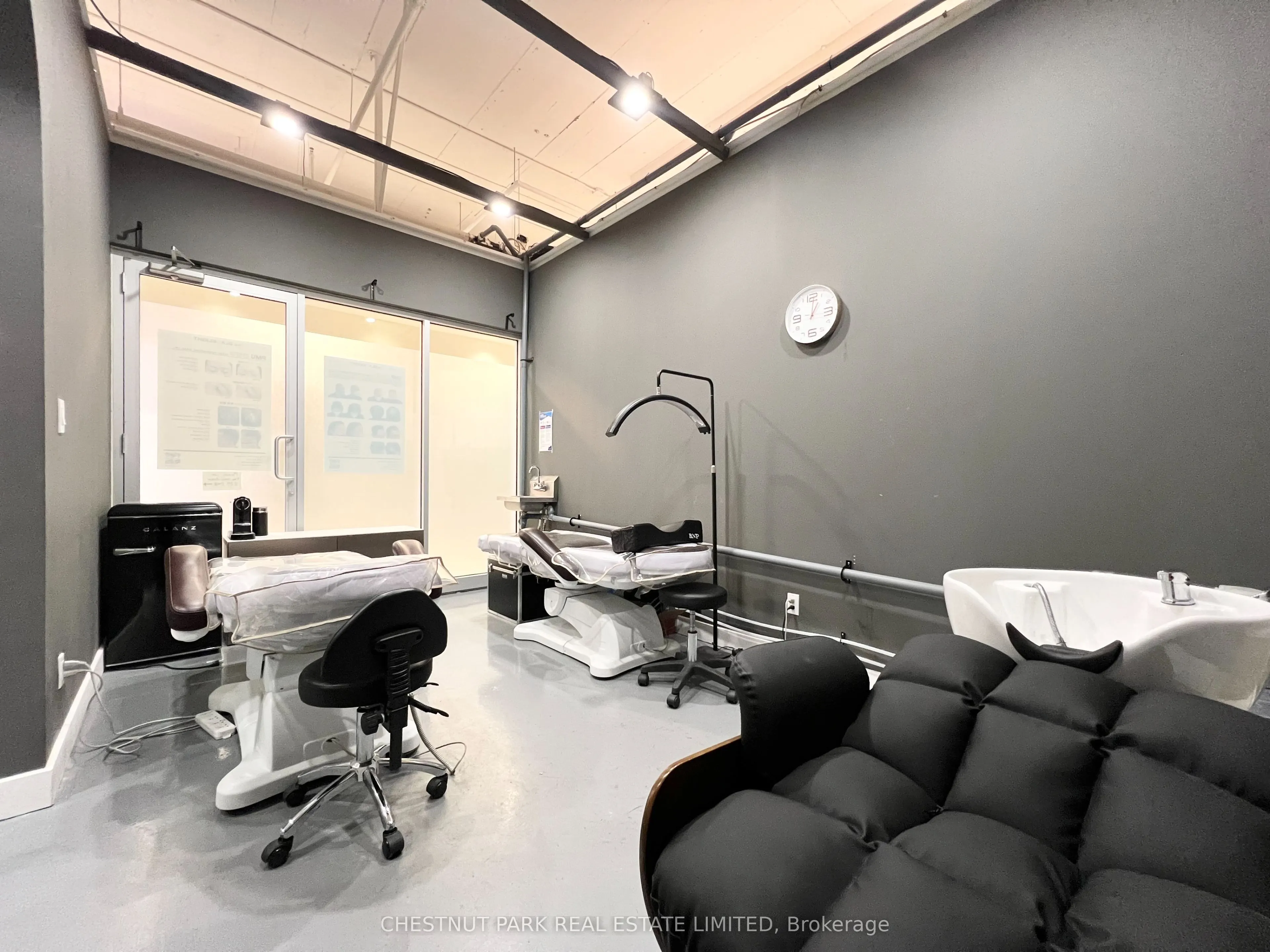 7181 Yonge Street, #207
