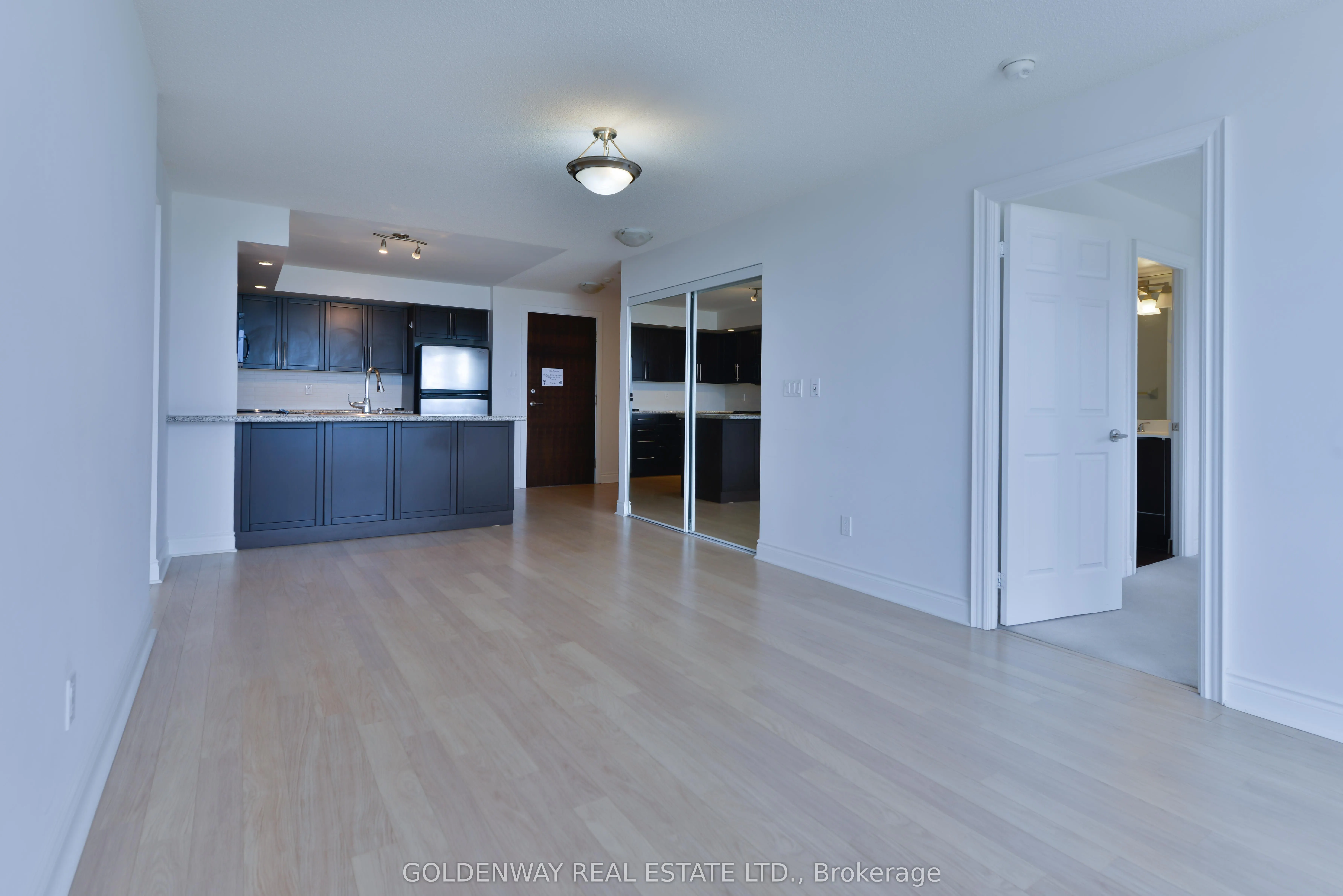 23 Cox Boulevard #572