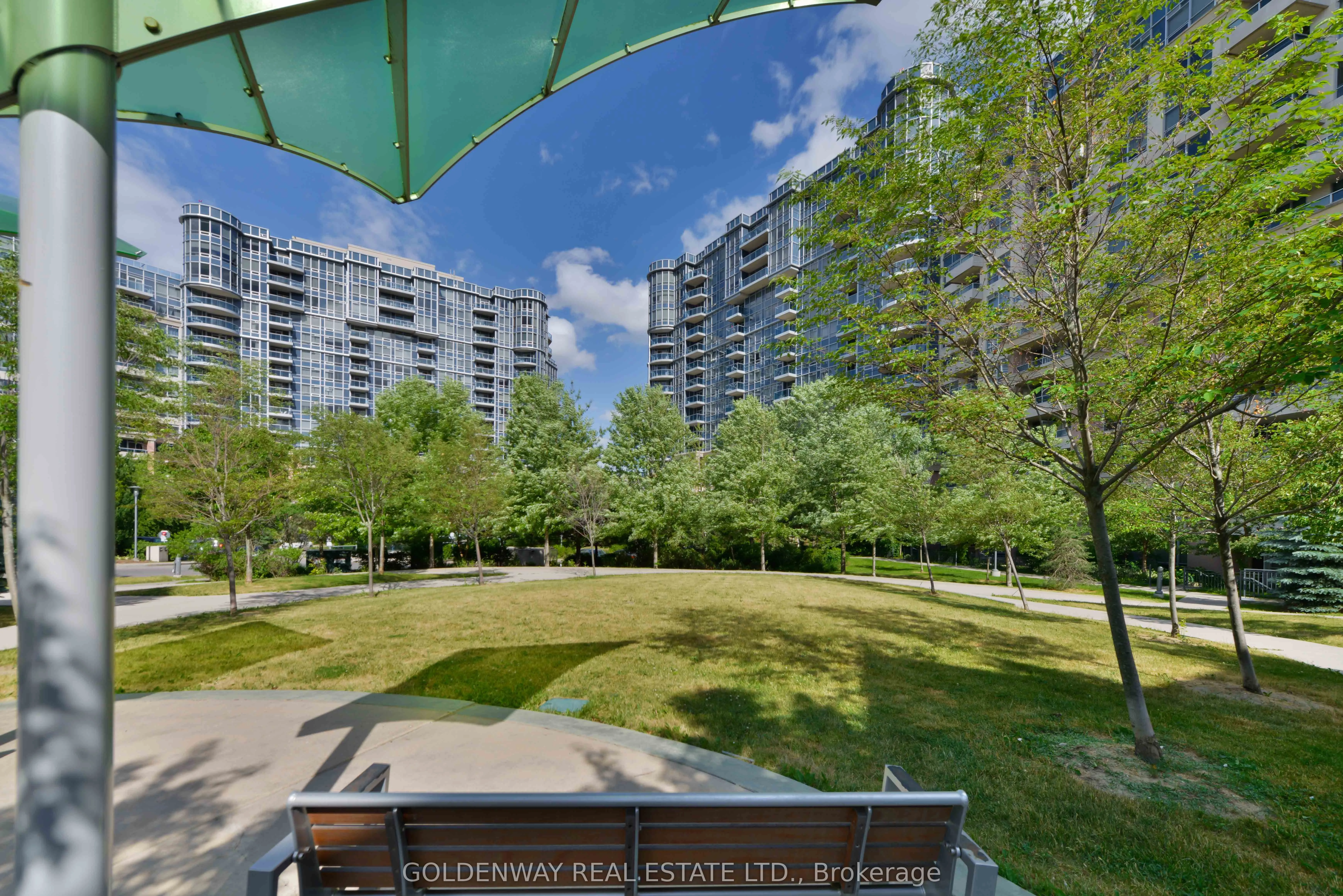 23 Cox Boulevard #572