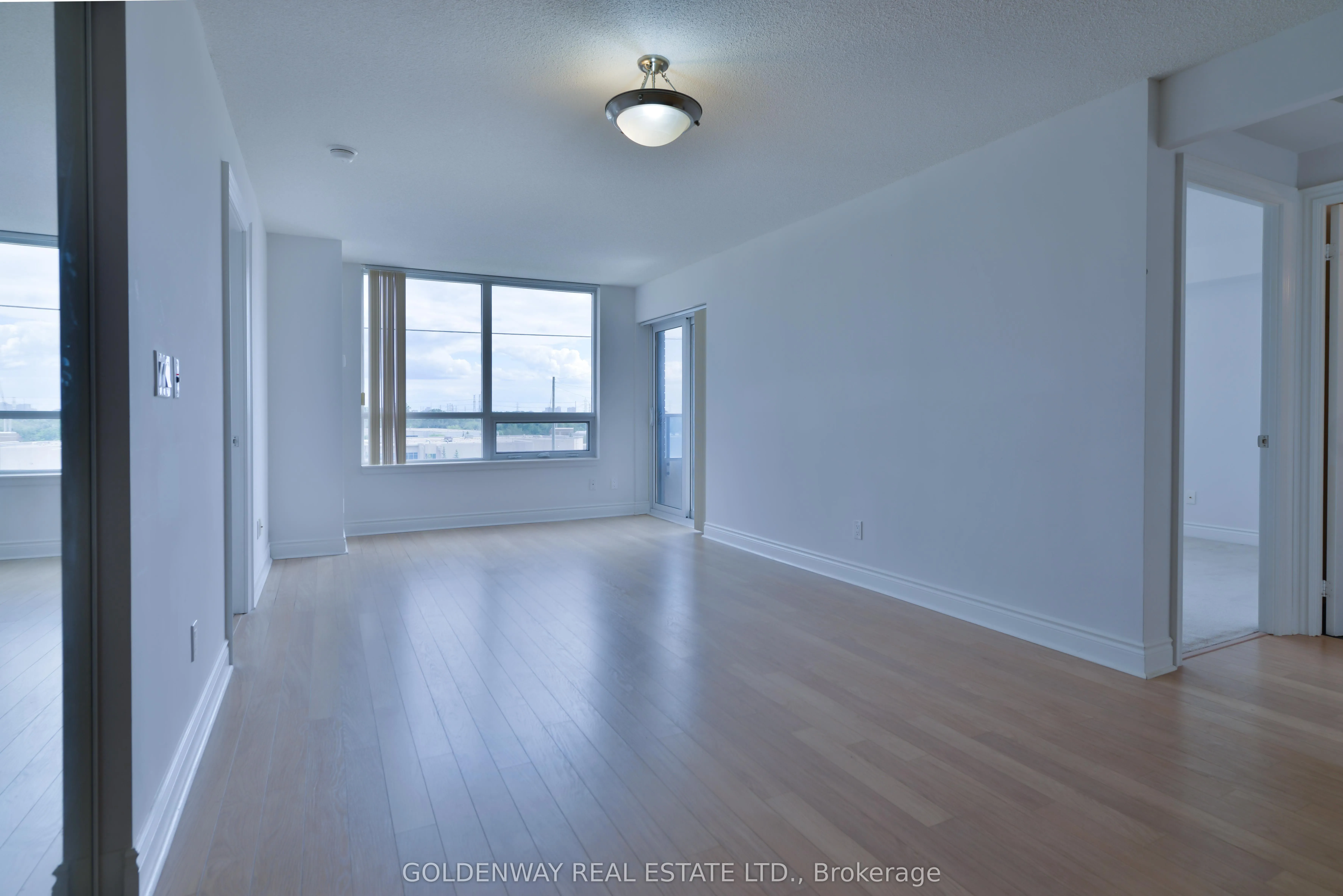 23 Cox Boulevard #572