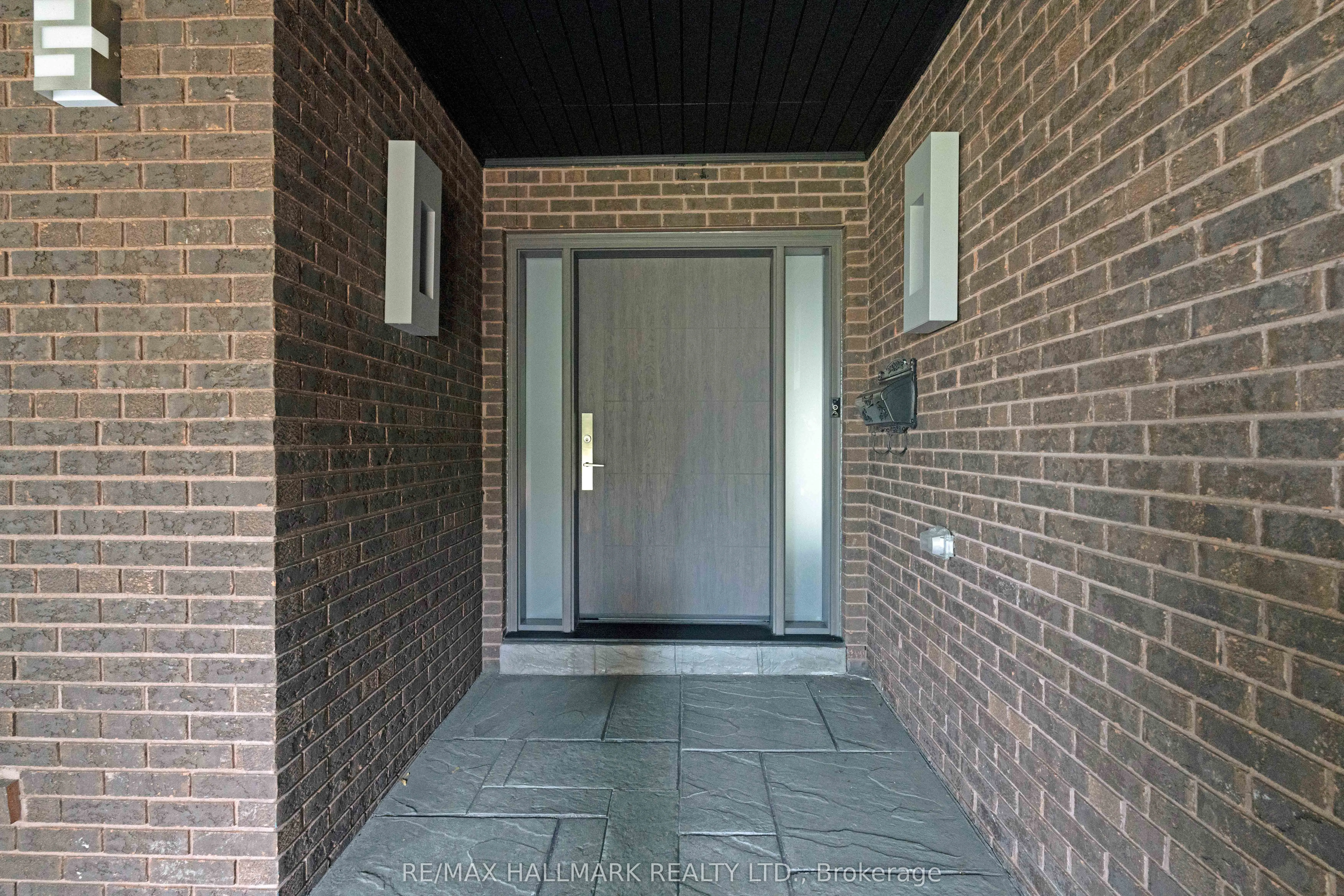 48 Forest Circle Court