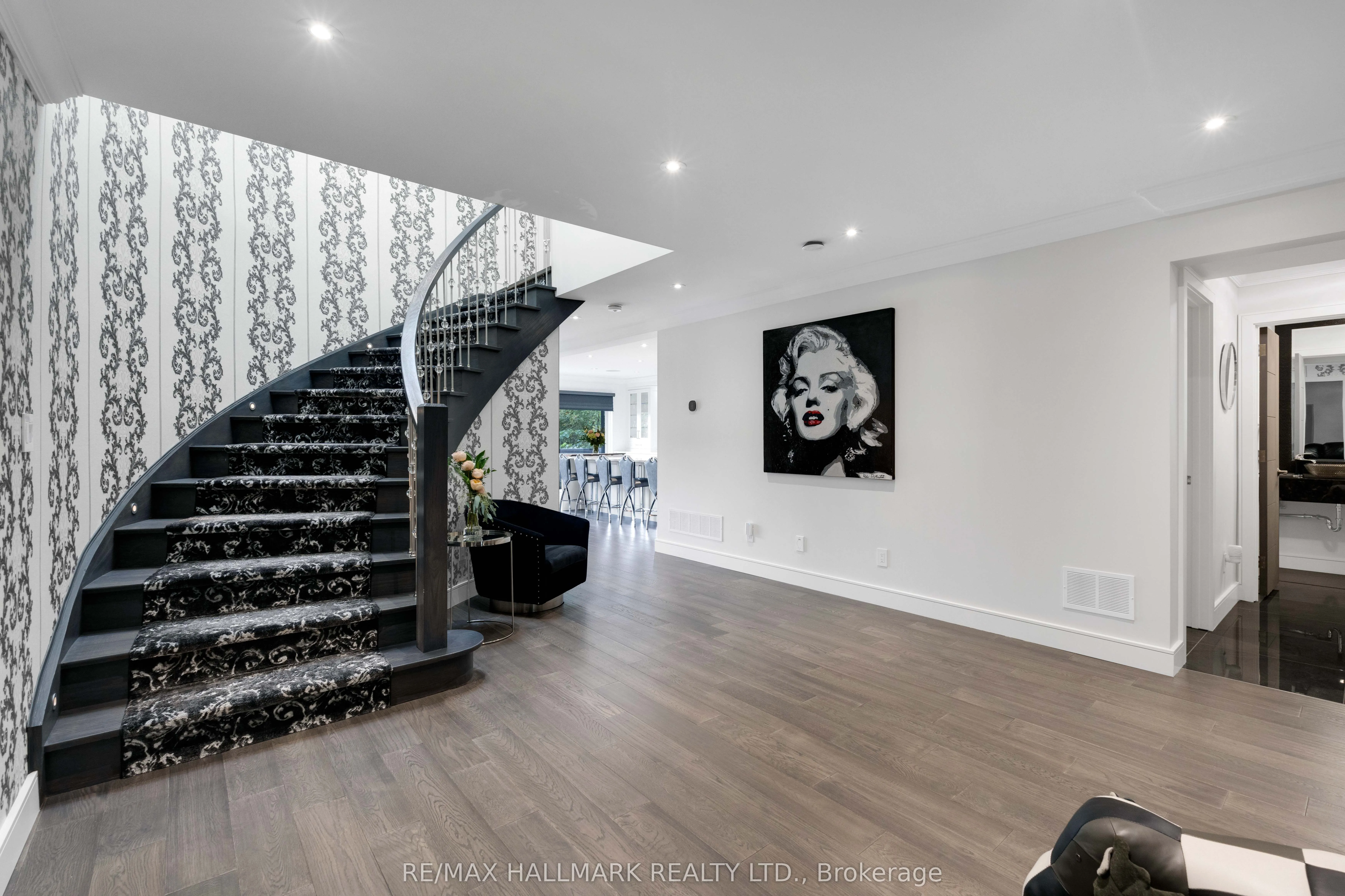 48 Forest Circle Court