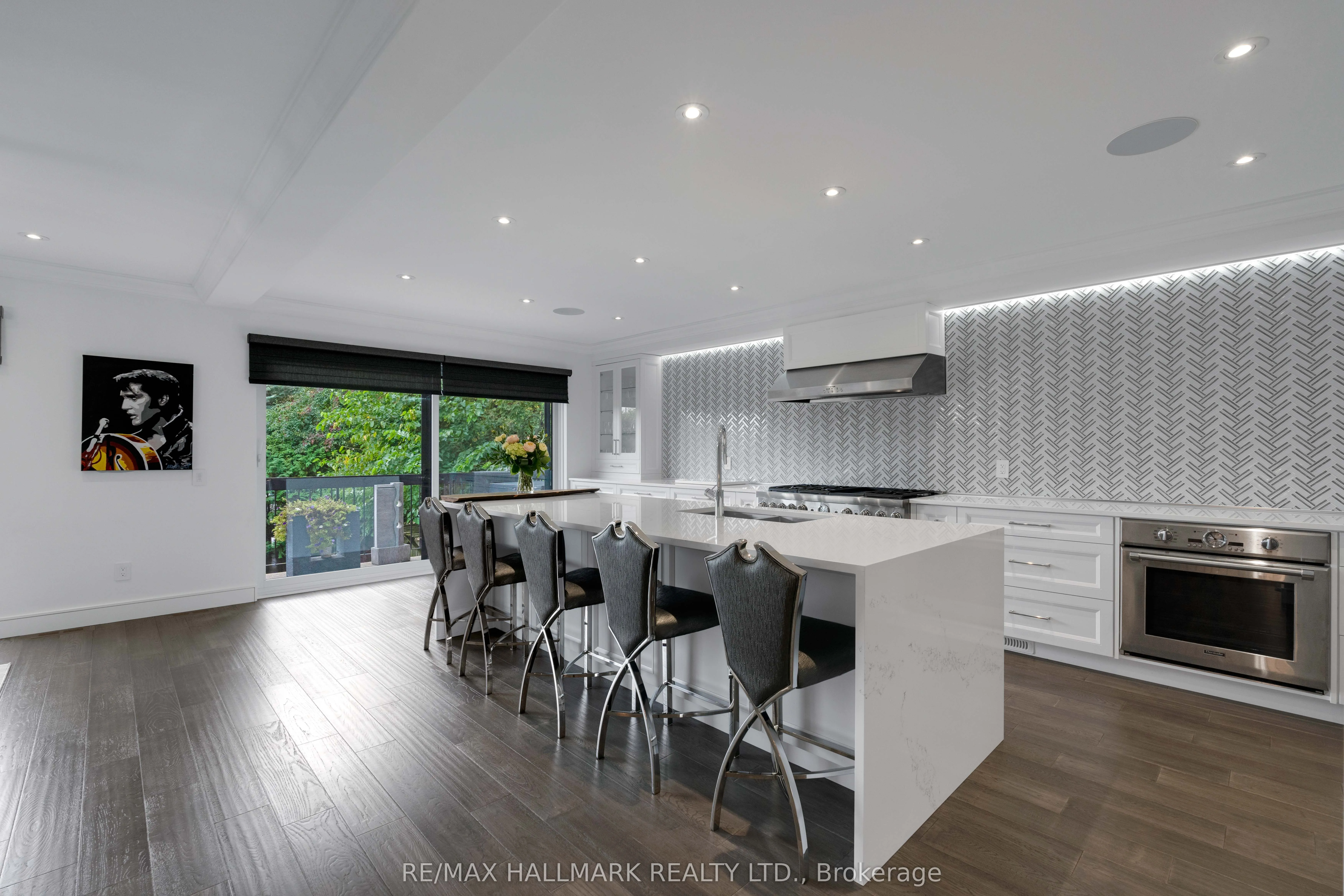 48 Forest Circle Court