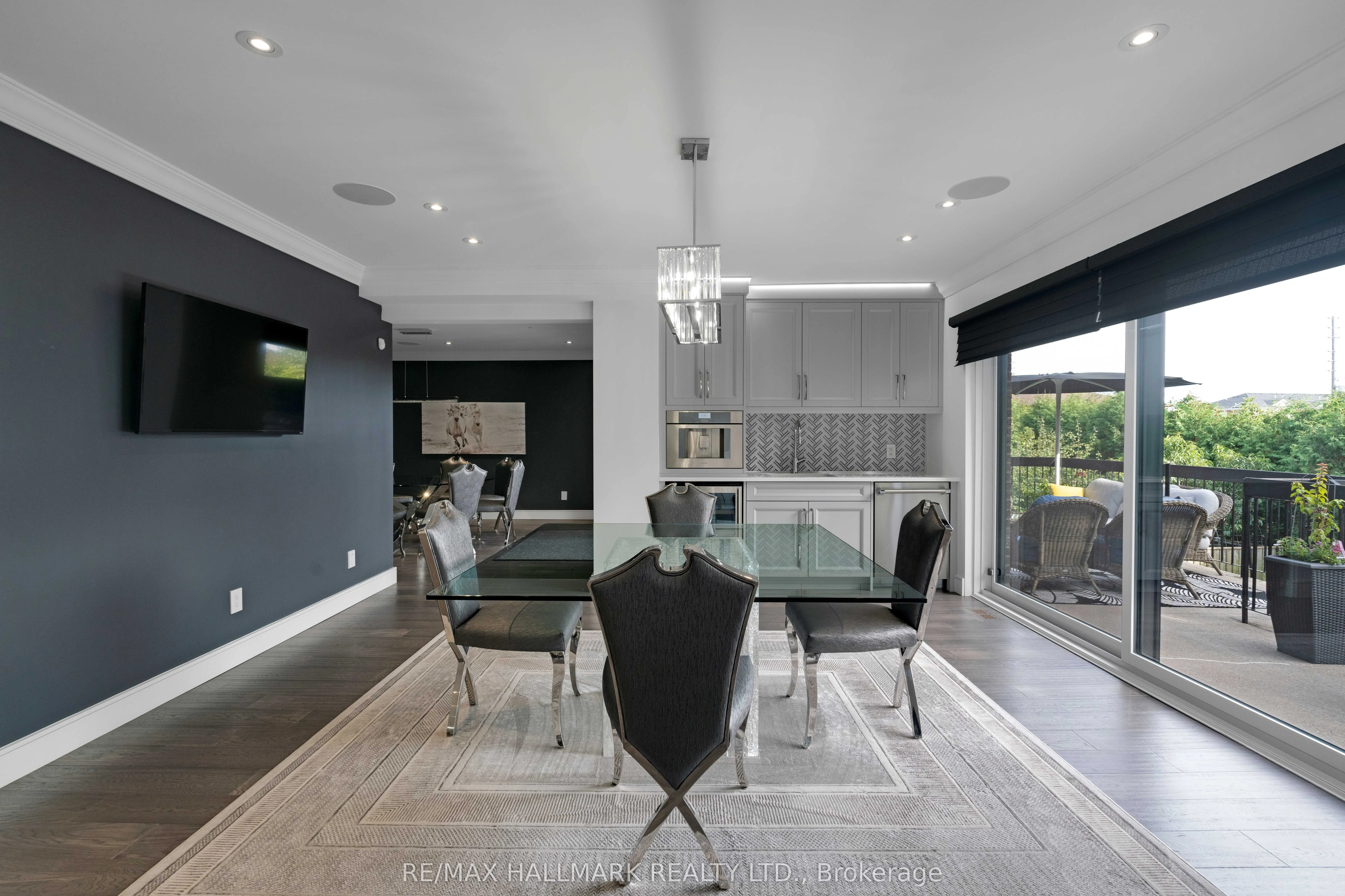 48 Forest Circle Court