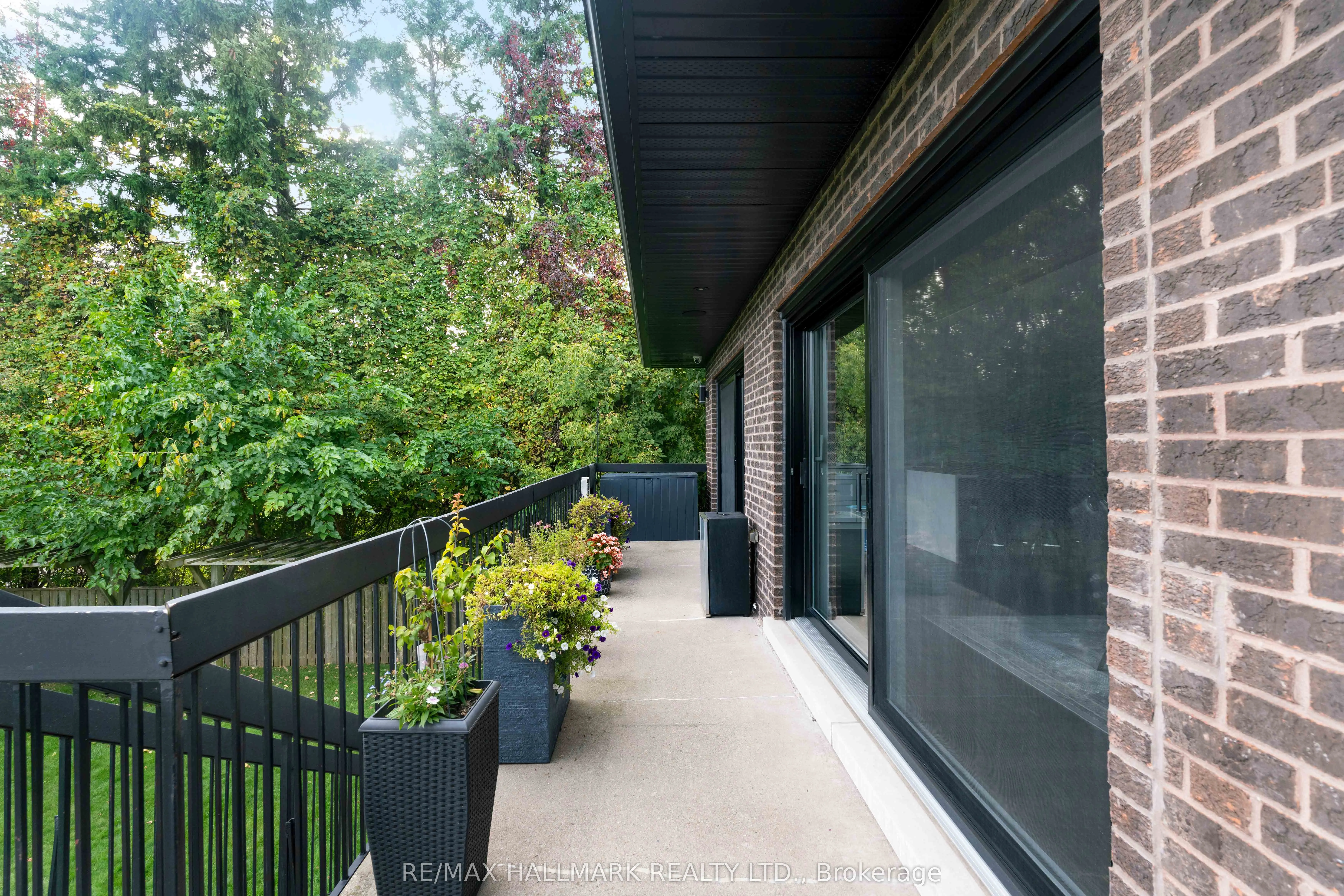 48 Forest Circle Court