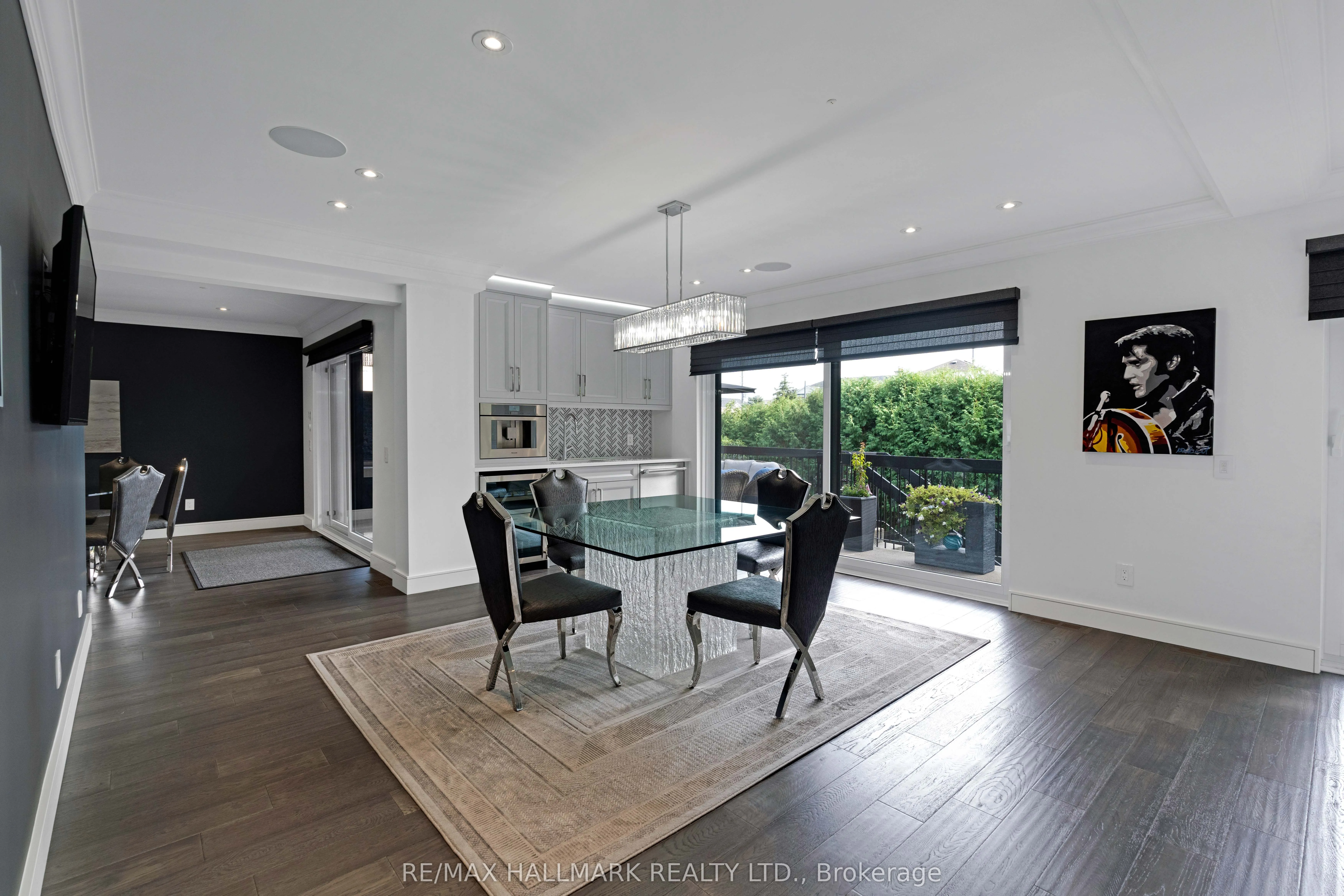 48 Forest Circle Court