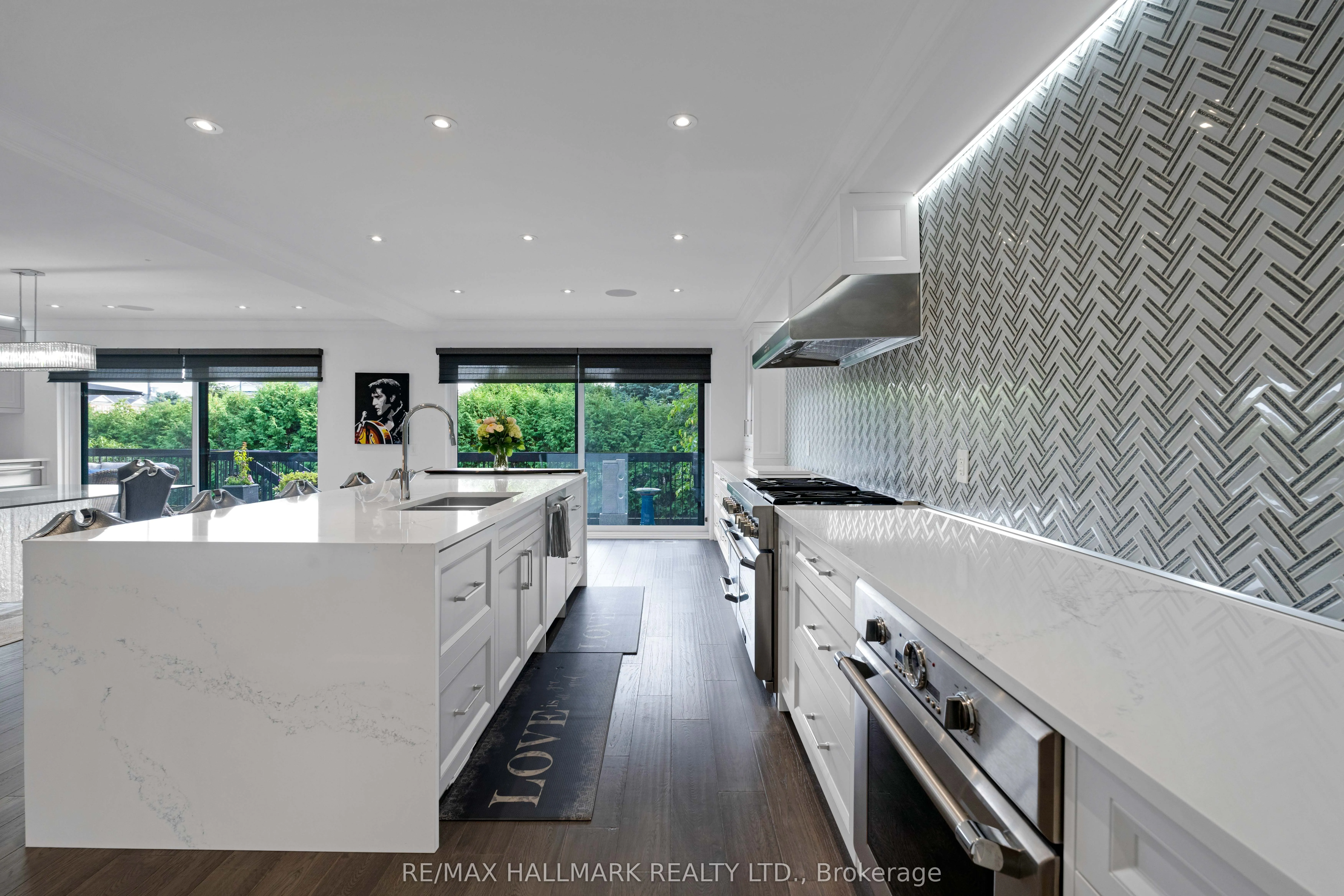48 Forest Circle Court