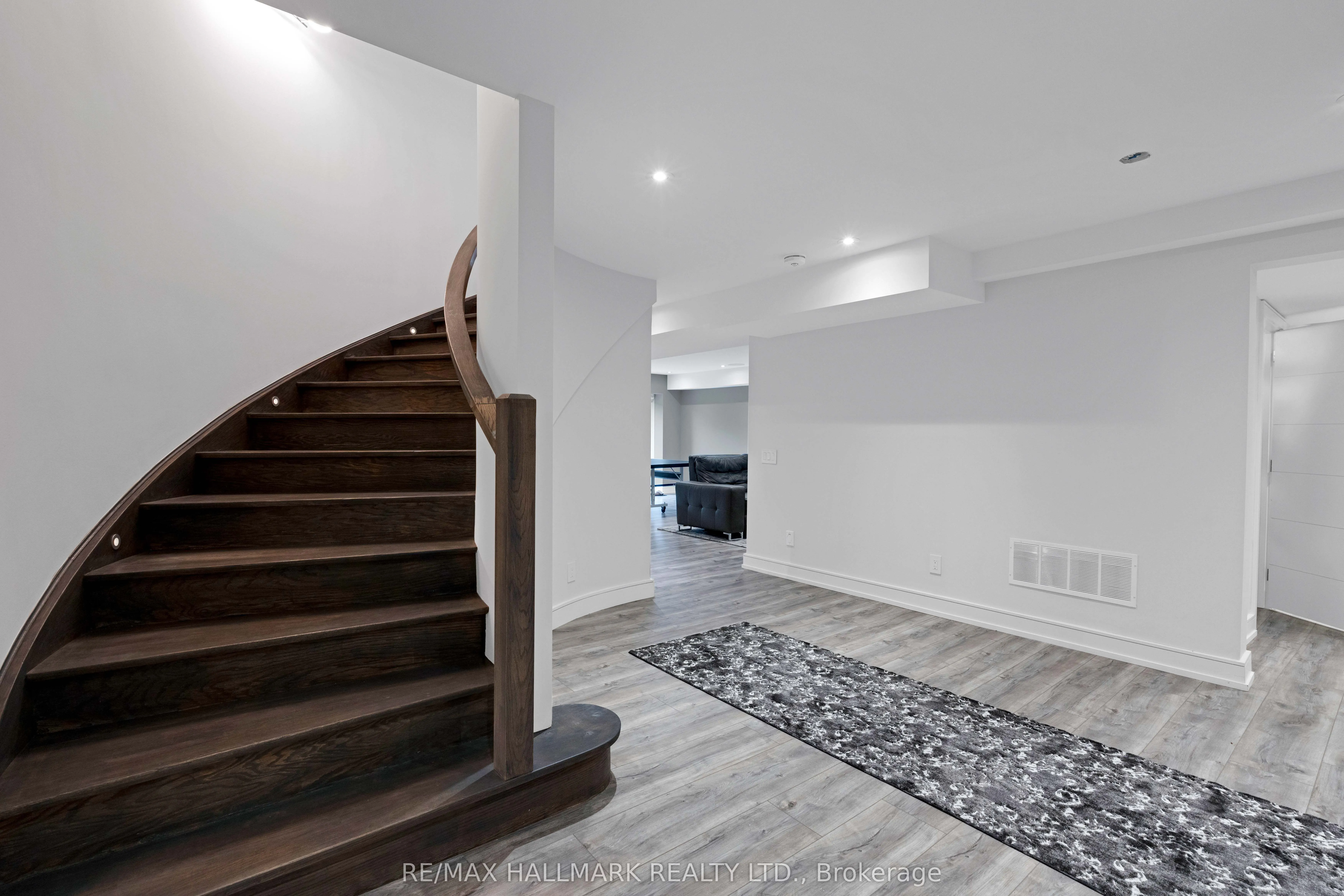 48 Forest Circle Court