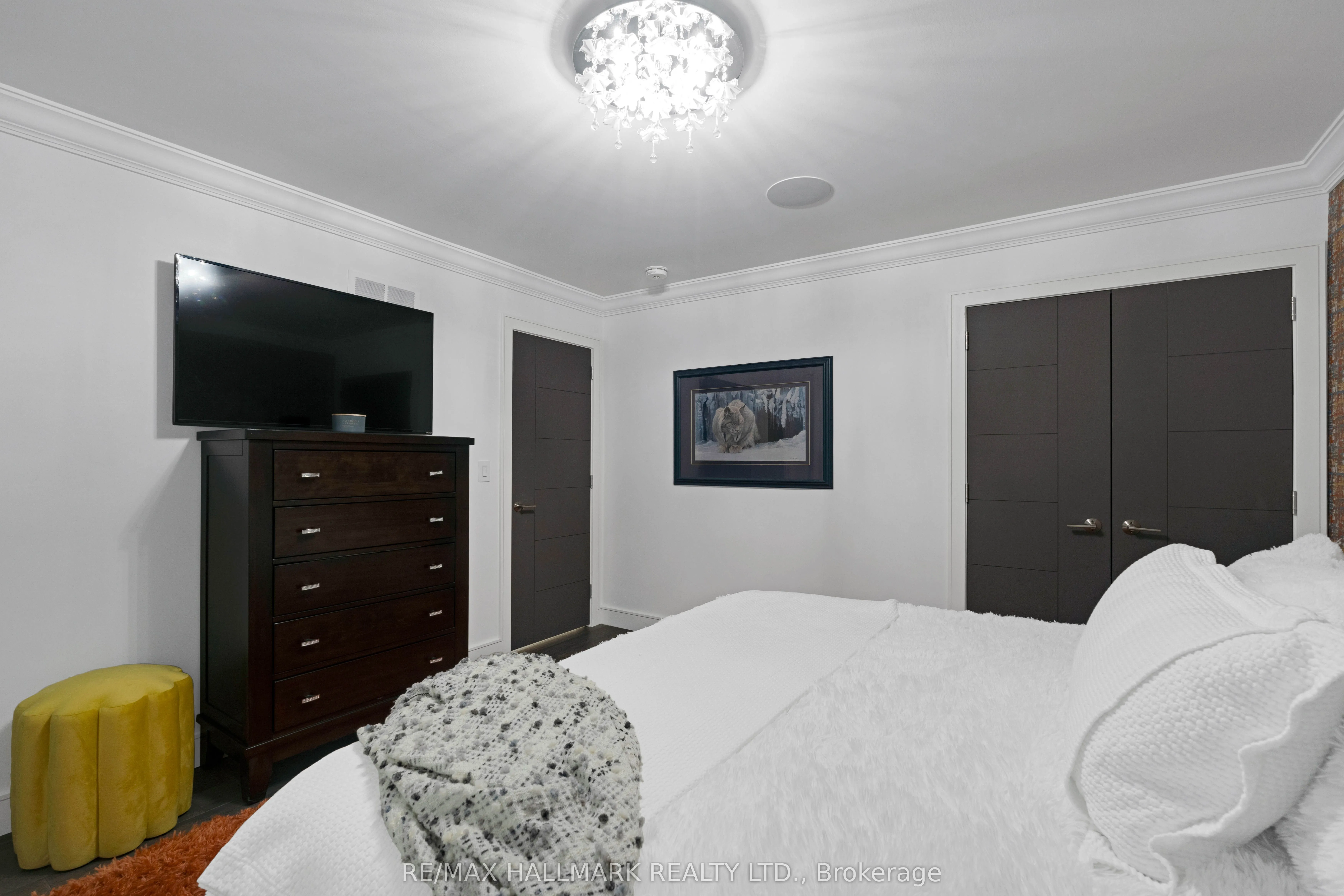 48 Forest Circle Court