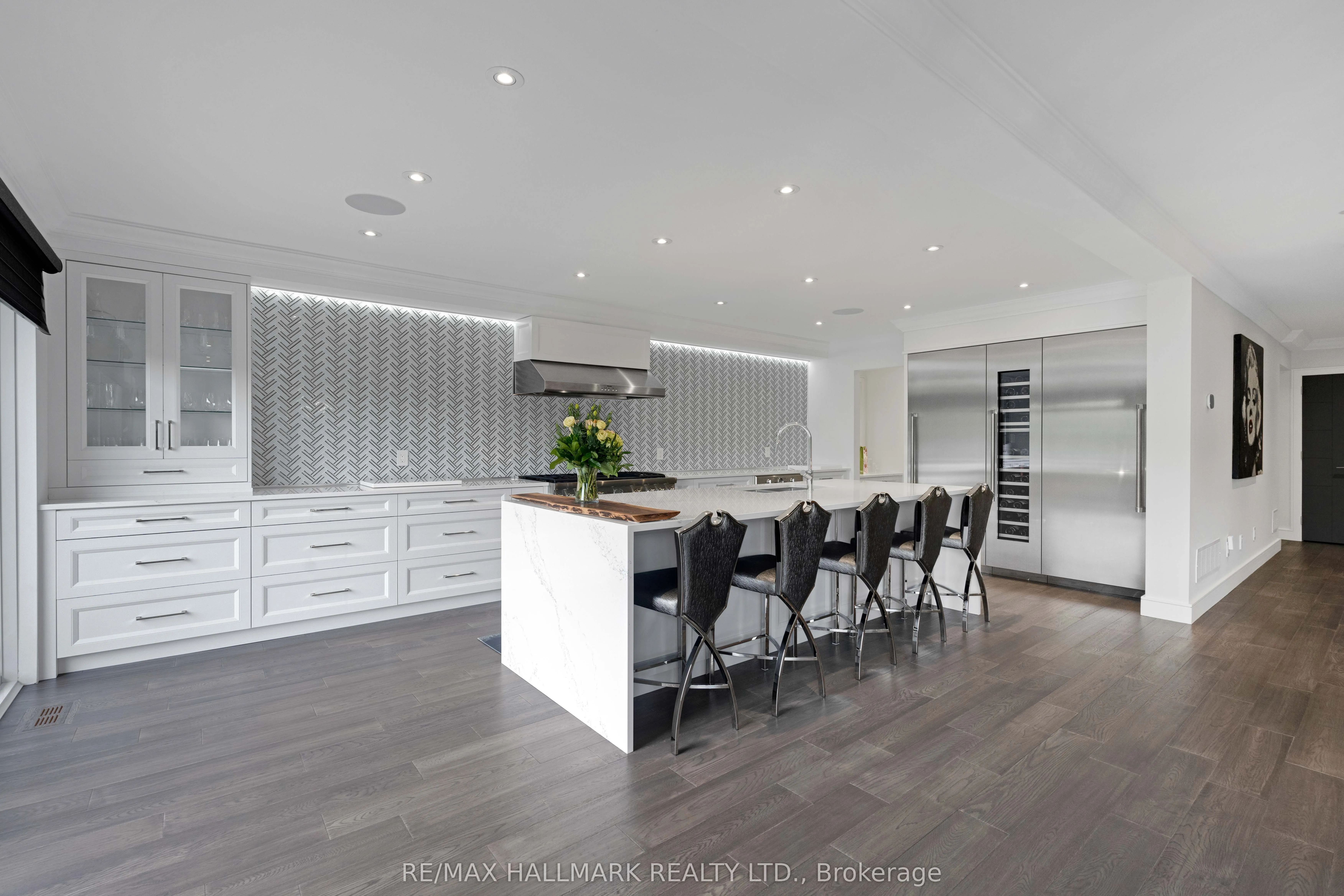 48 Forest Circle Court