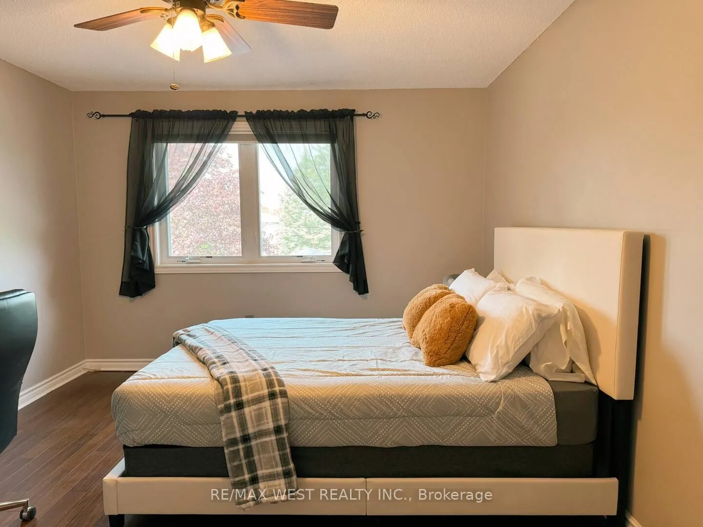 746 Leslie Valley Drive