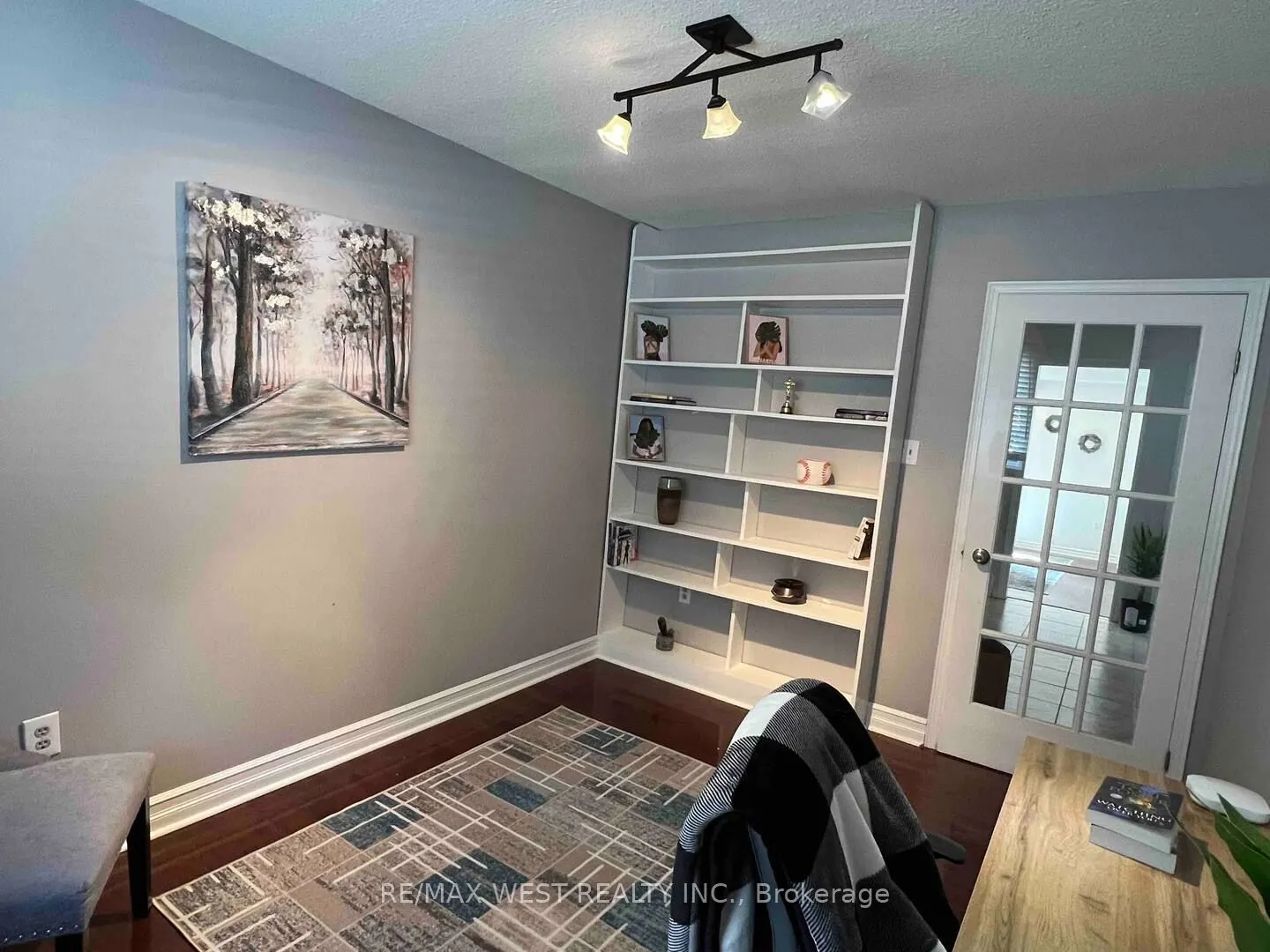 746 Leslie Valley Drive