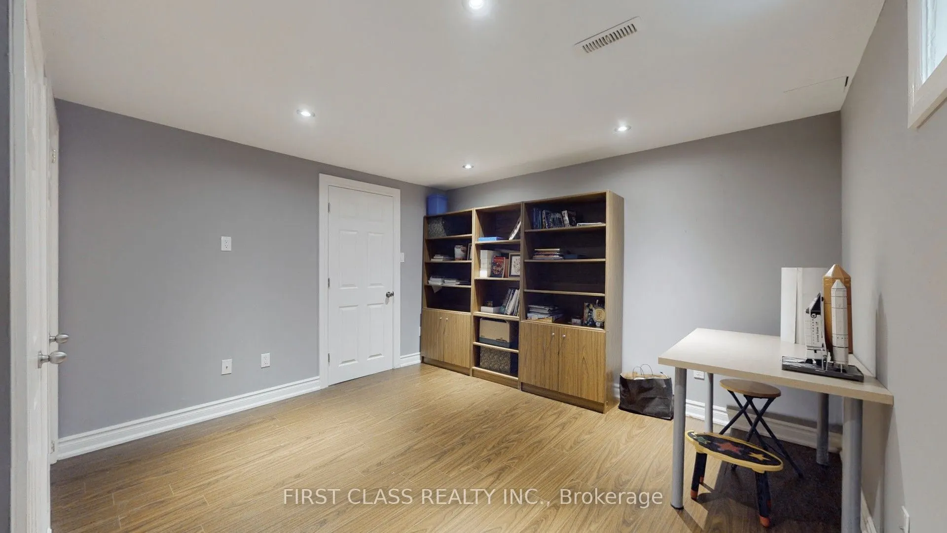 125 Longwater Chase