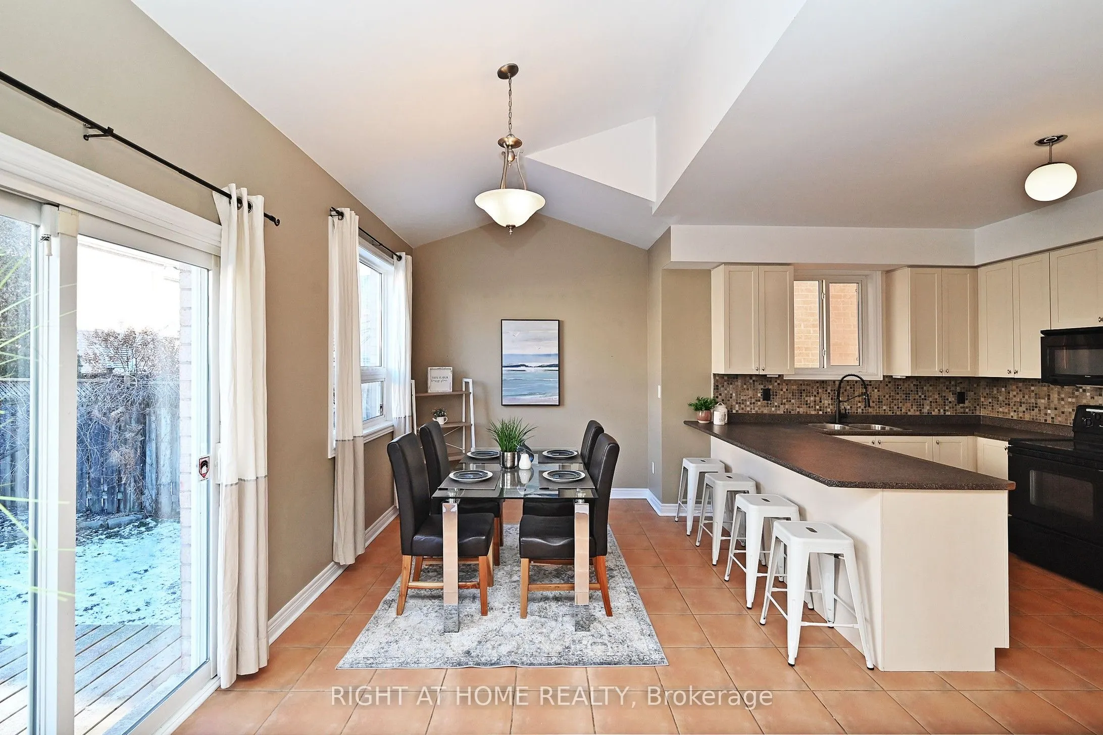 58 Valemount Way