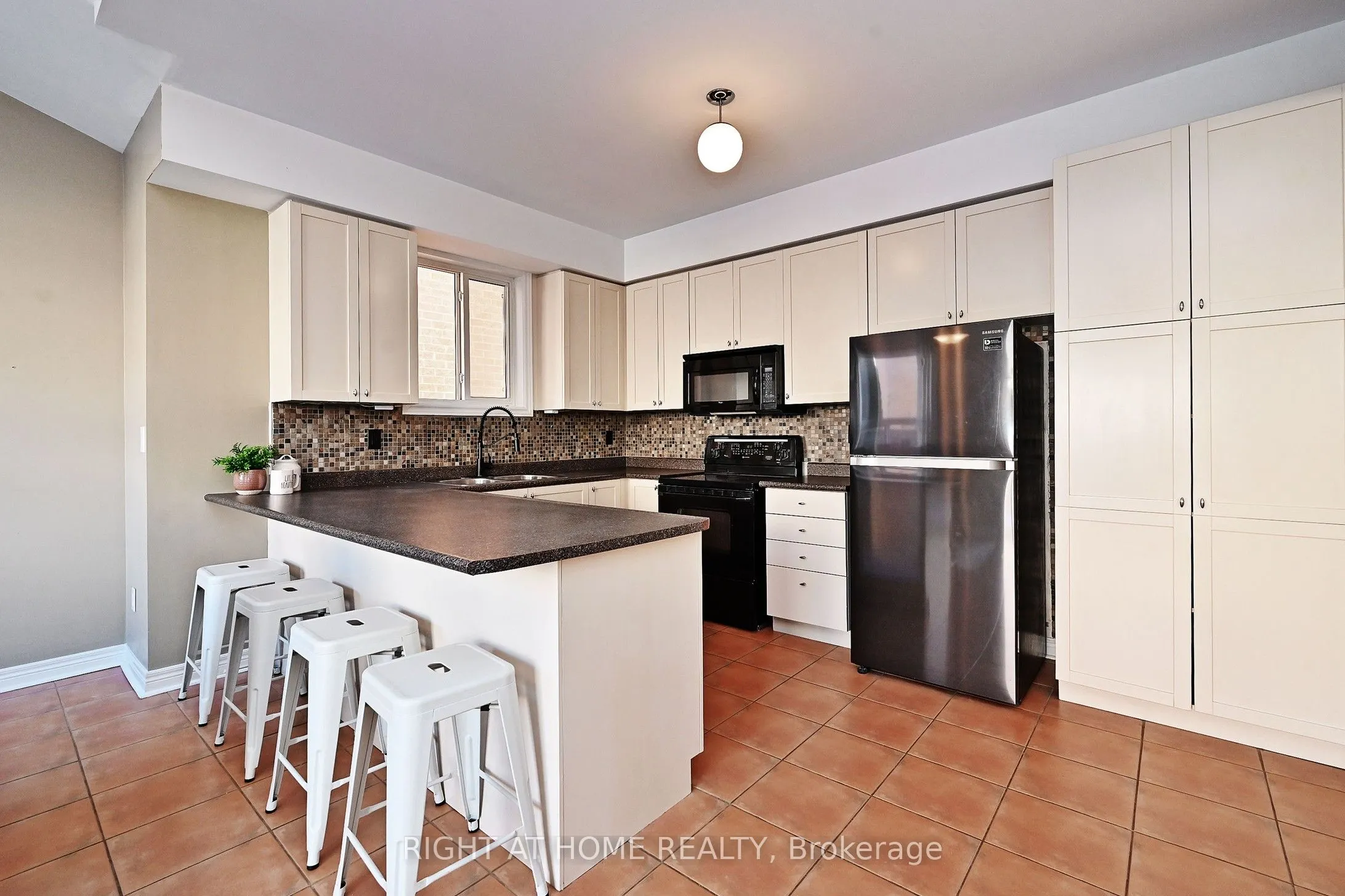 58 Valemount Way