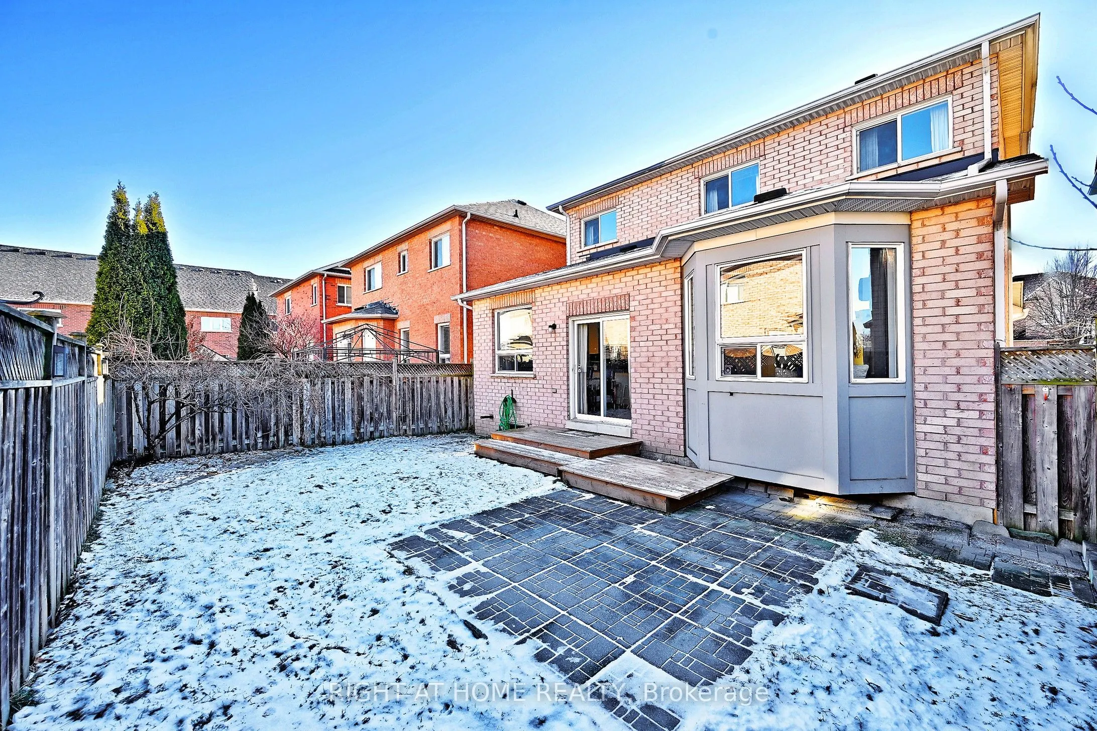 58 Valemount Way