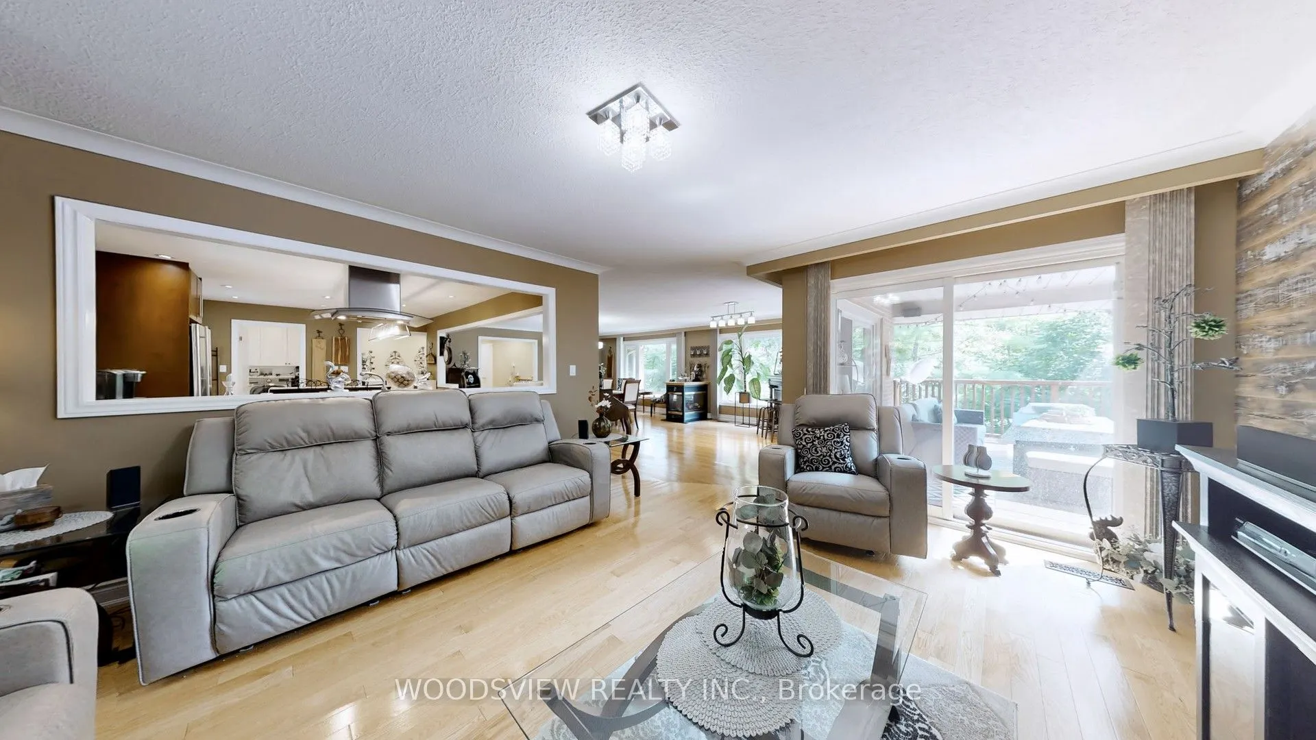 250 Kingscross Drive