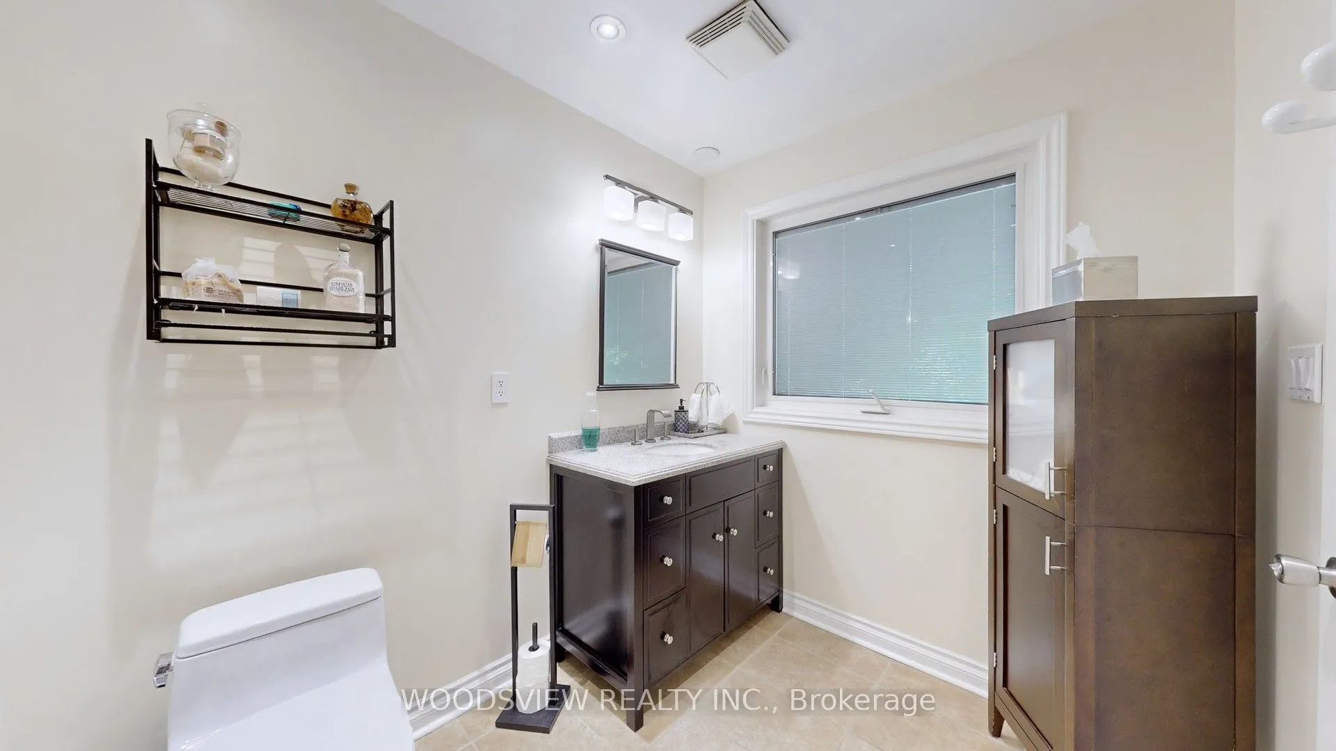 250 Kingscross Drive