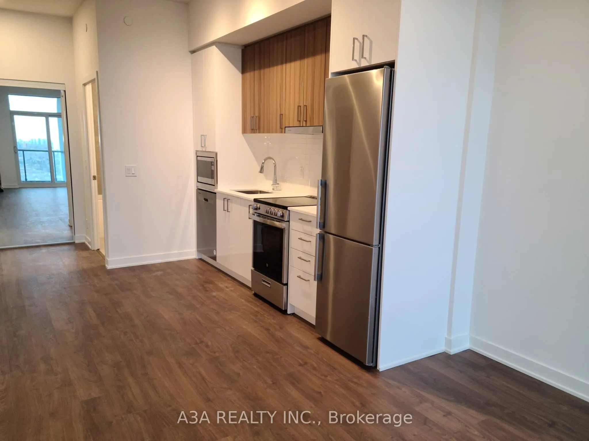50 Upper Mall Way #2201