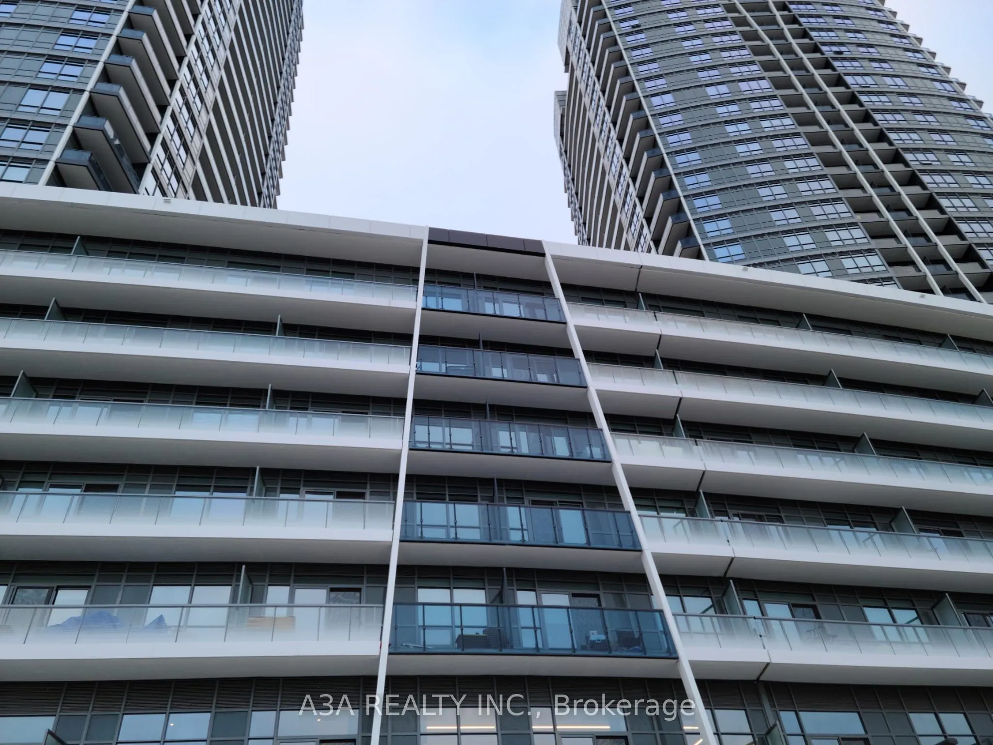 50 Upper Mall Way #2201