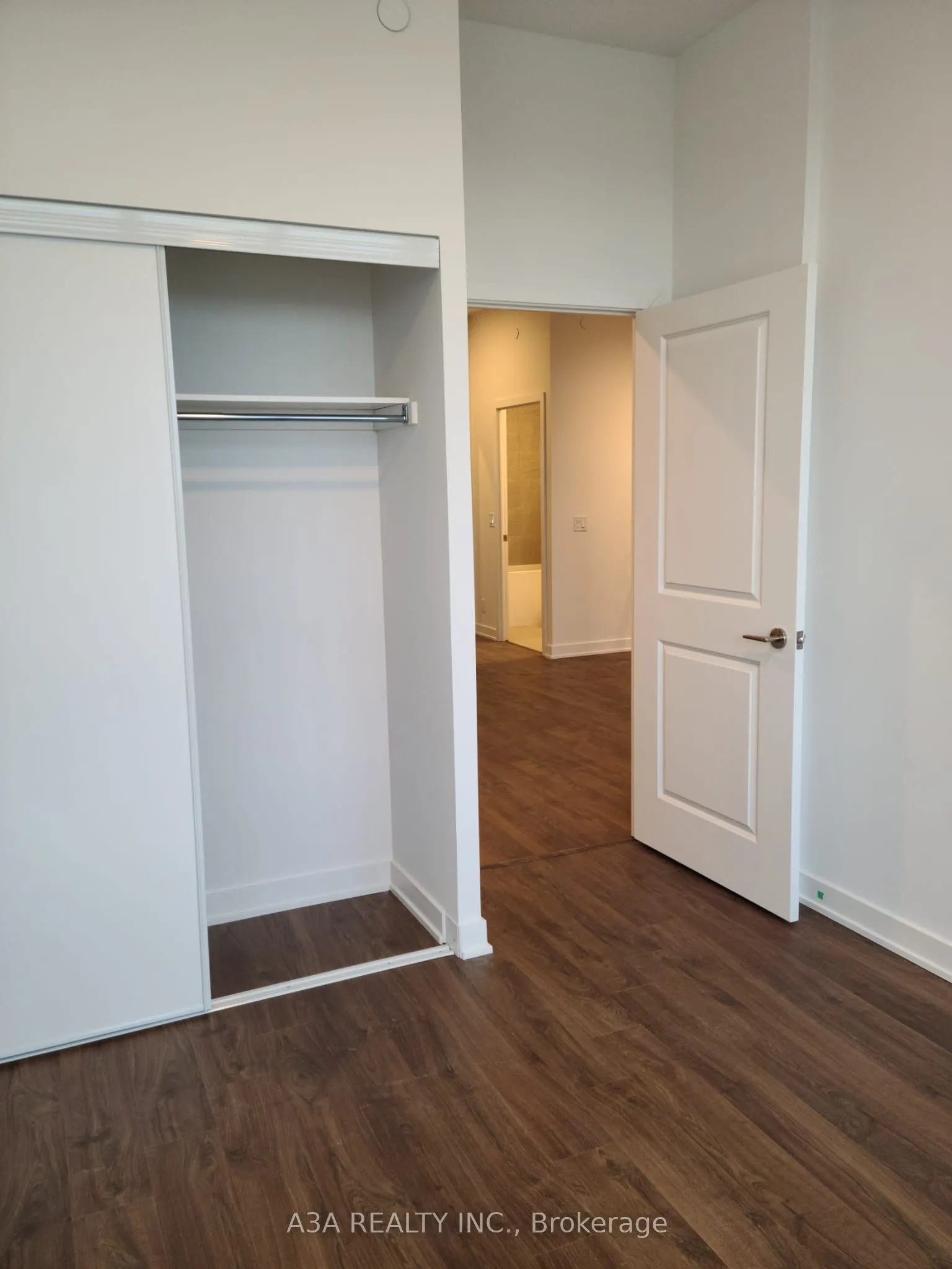 50 Upper Mall Way #2201