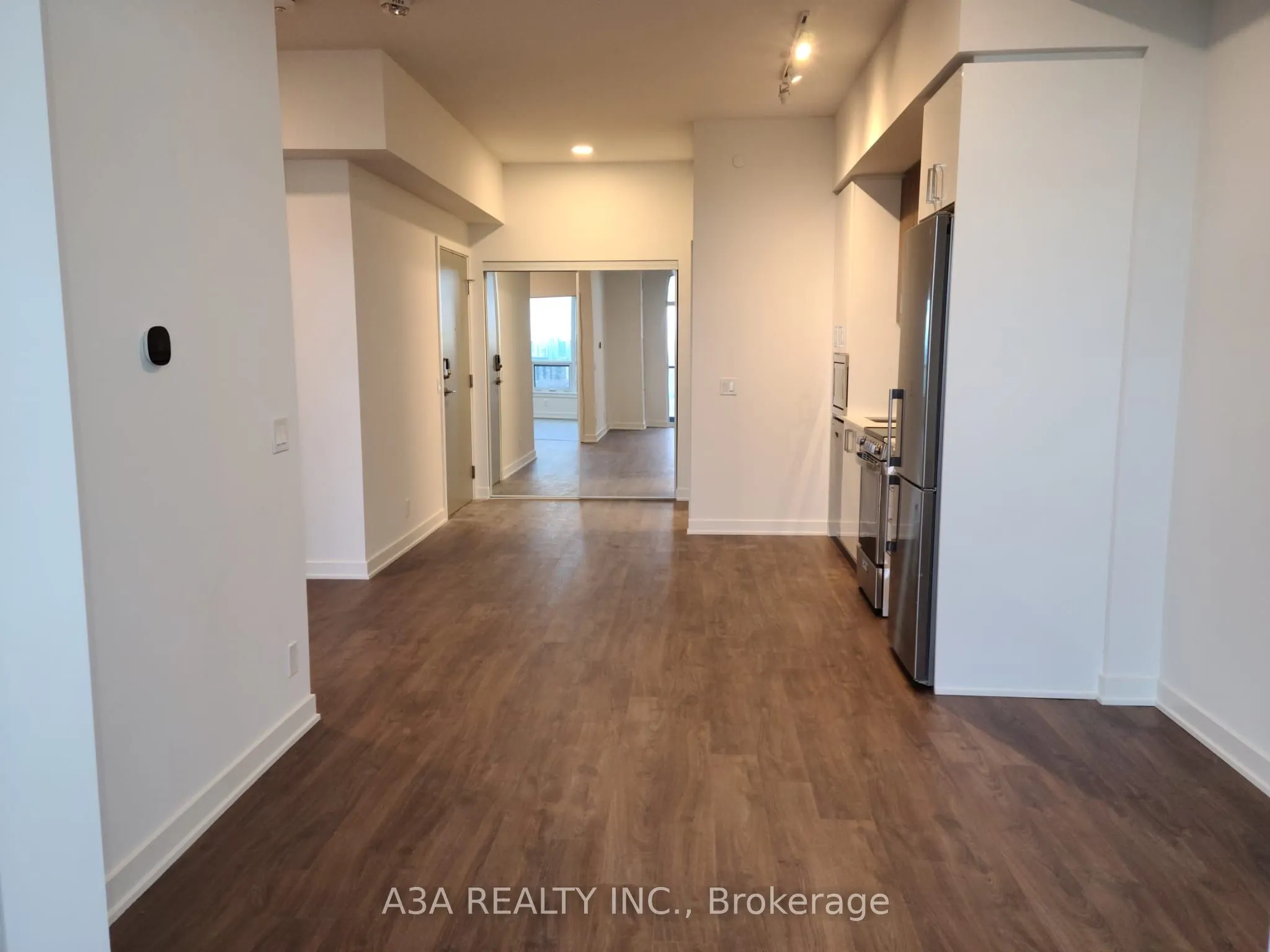 50 Upper Mall Way #2201