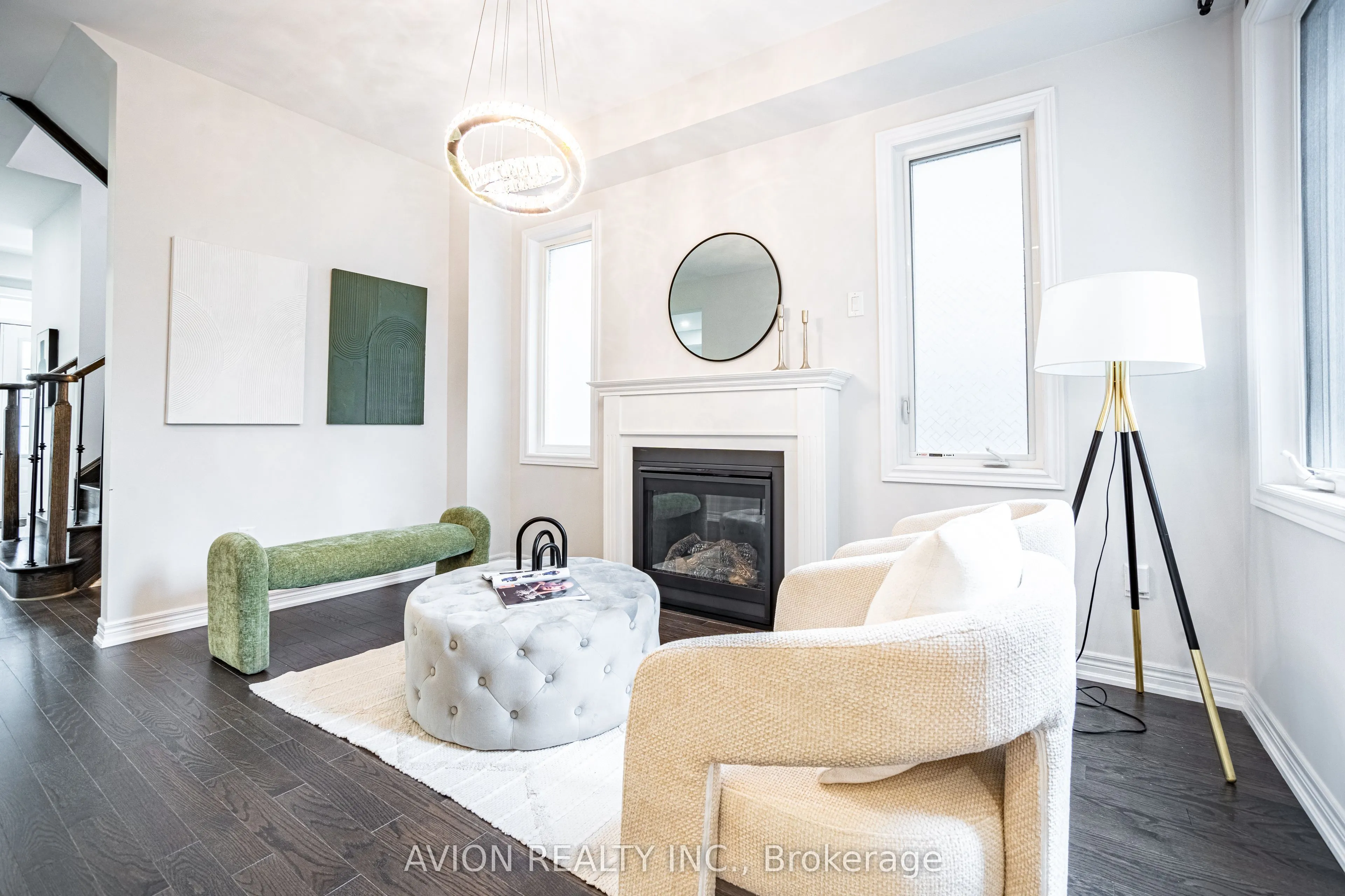 538 White's Hill Avenue