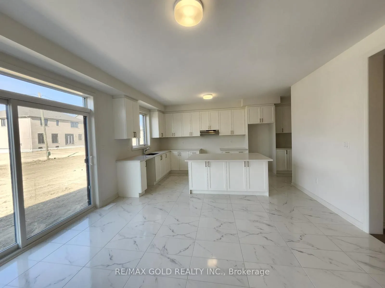 9 Sandhill Crescent