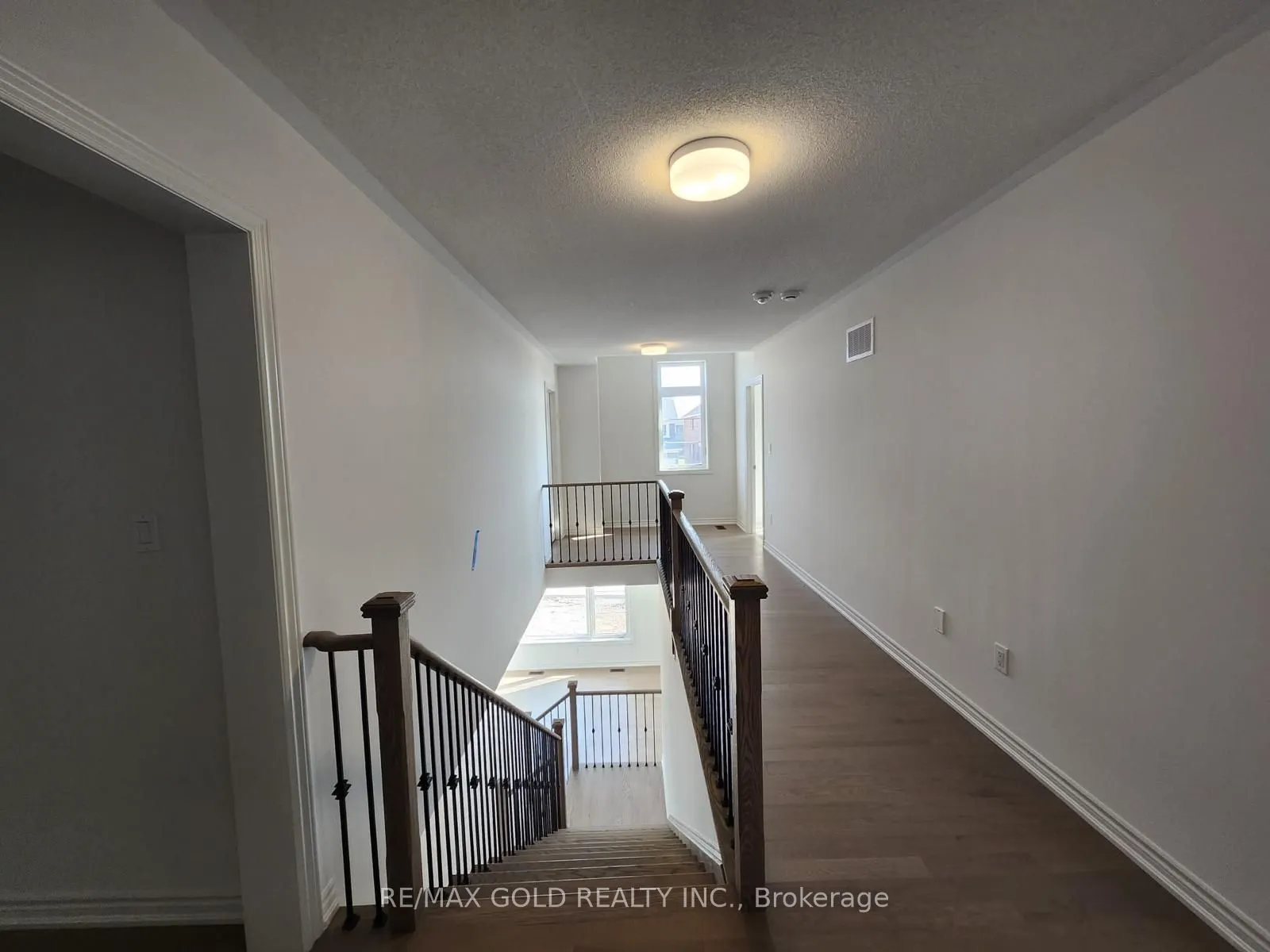 9 Sandhill Crescent