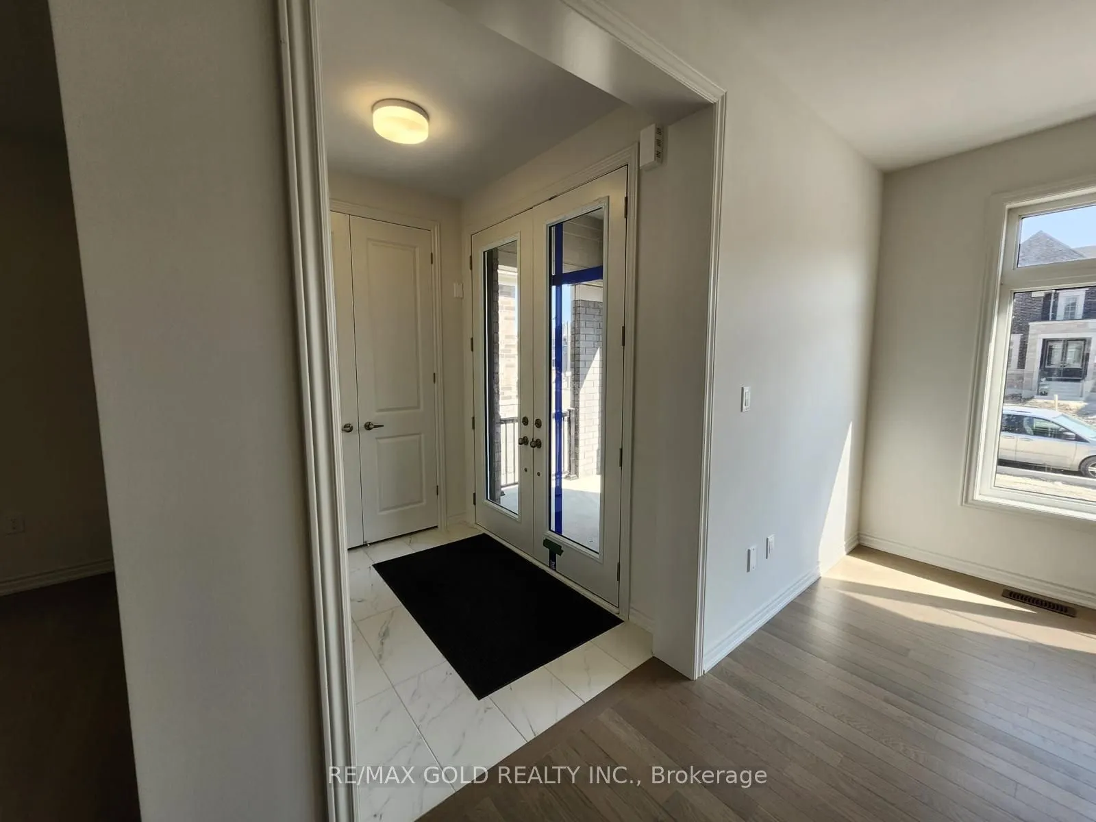 9 Sandhill Crescent