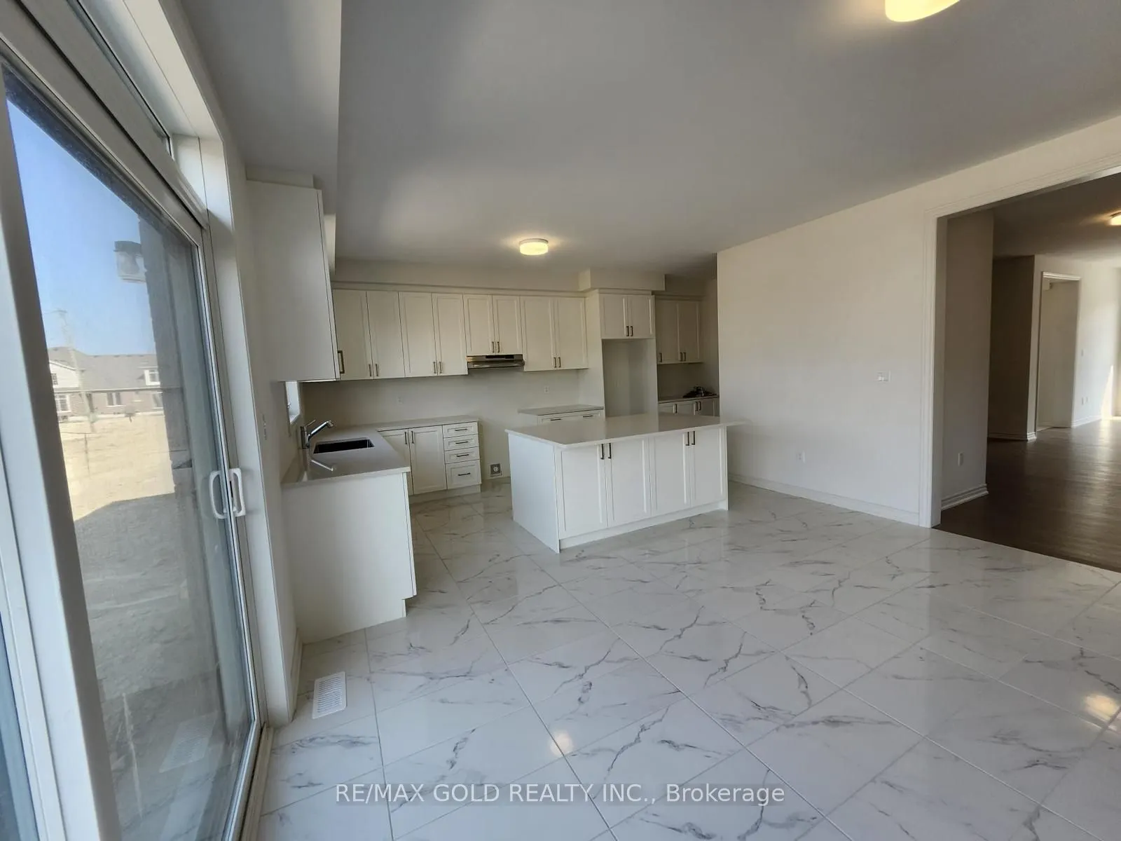 9 Sandhill Crescent