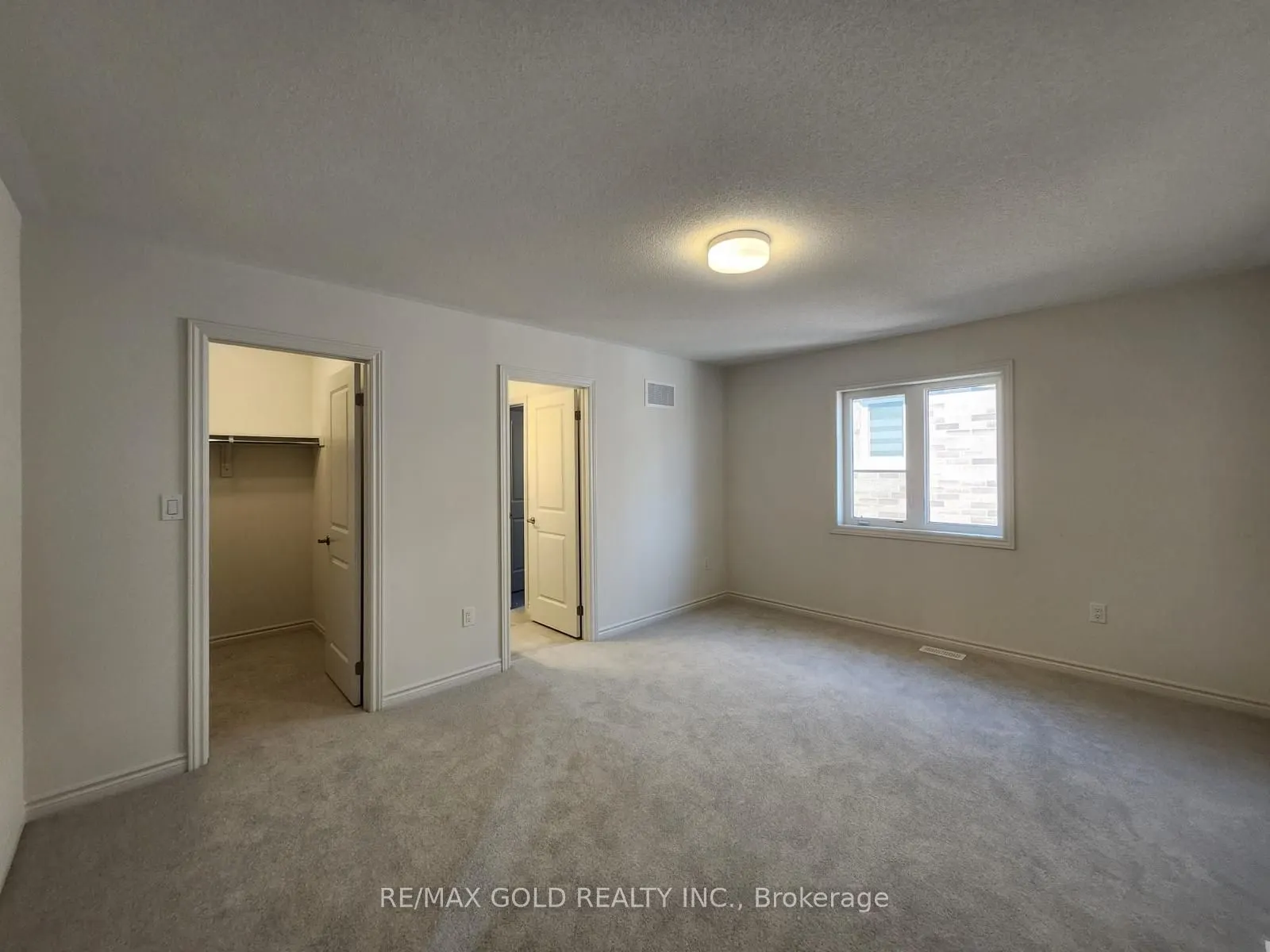 9 Sandhill Crescent
