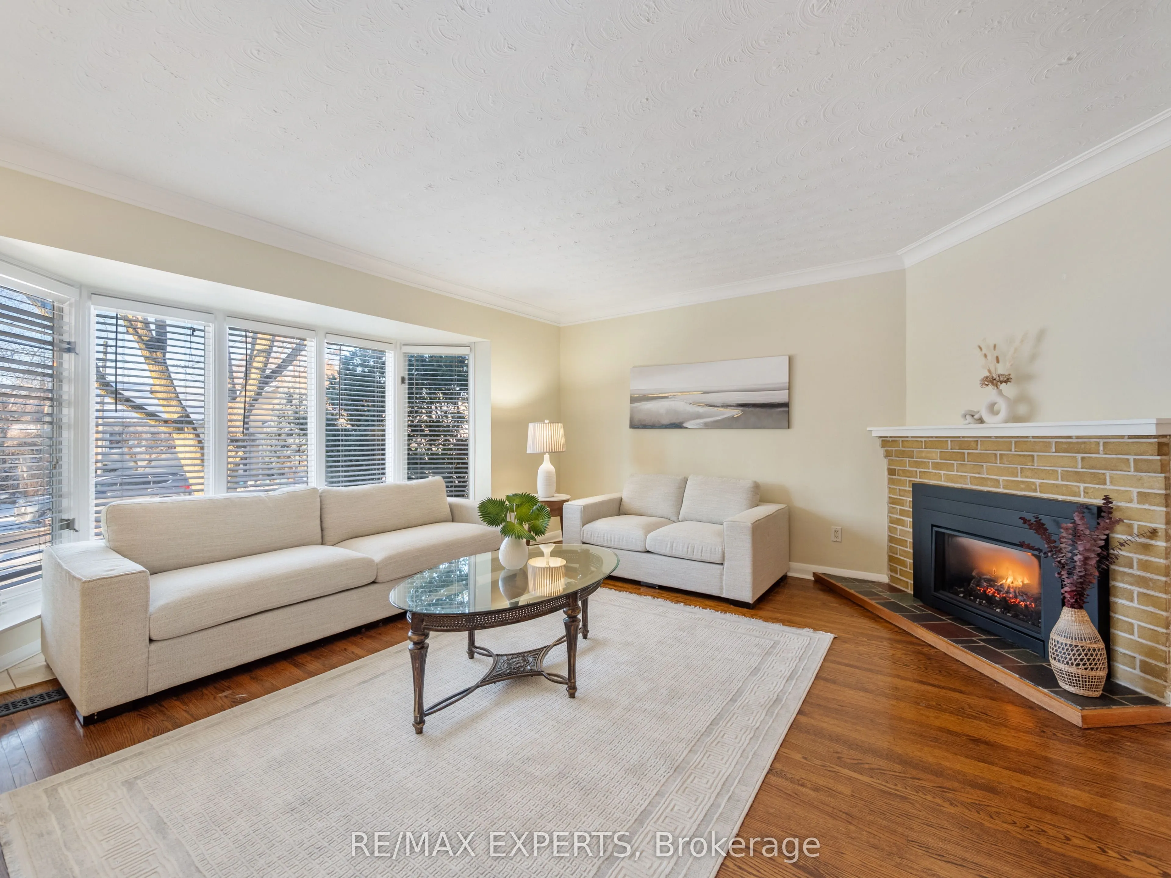 11 Knollside Drive