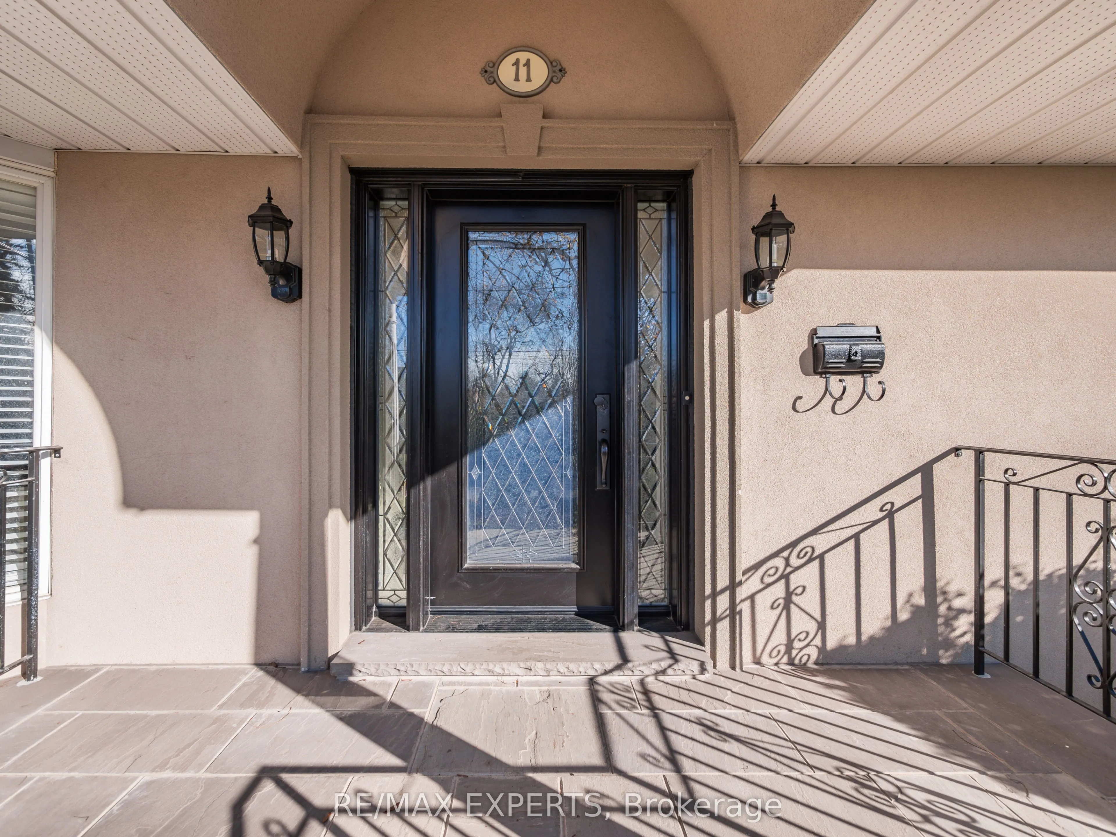 11 Knollside Drive