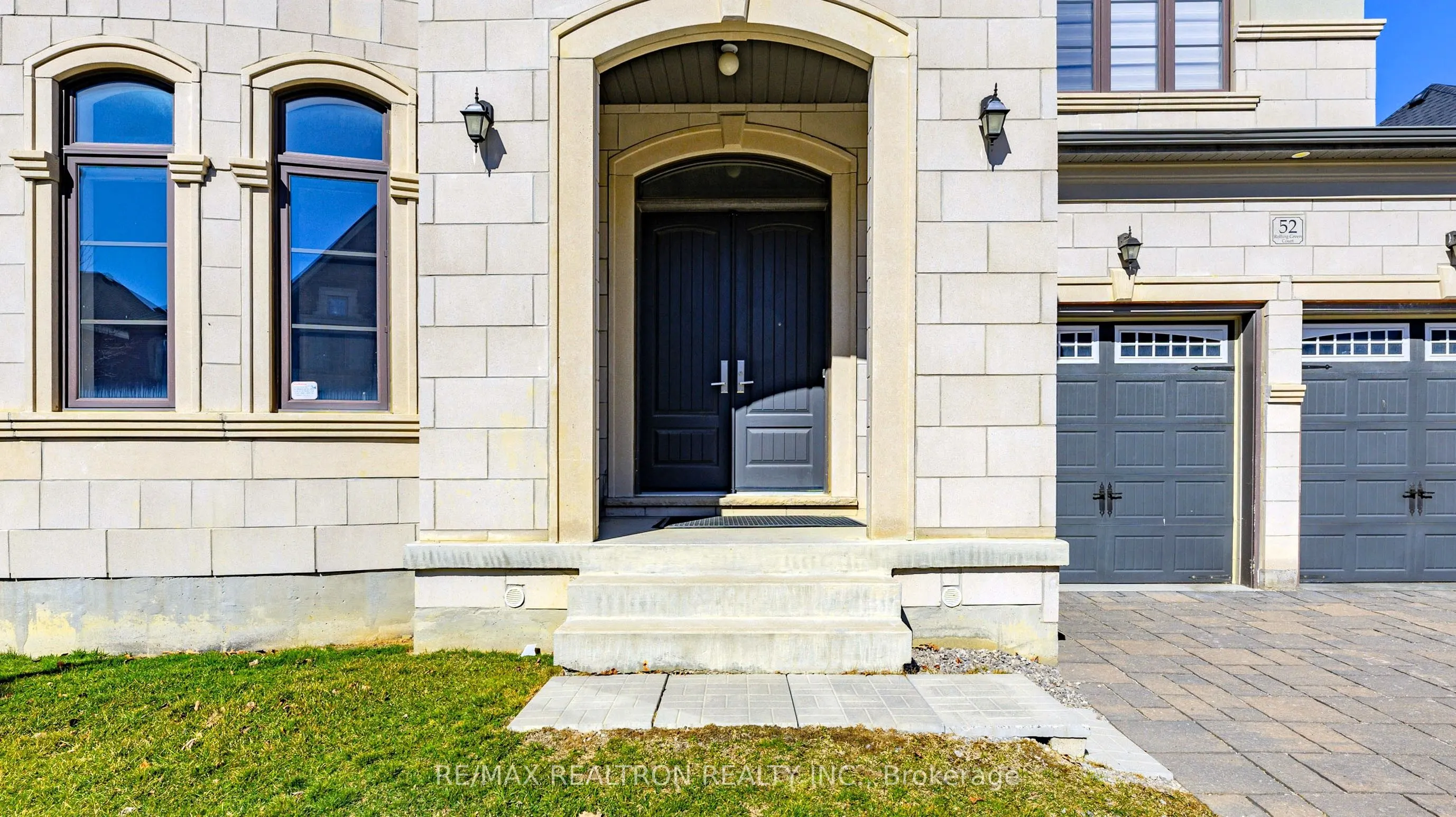 52 Rolling Green Court
